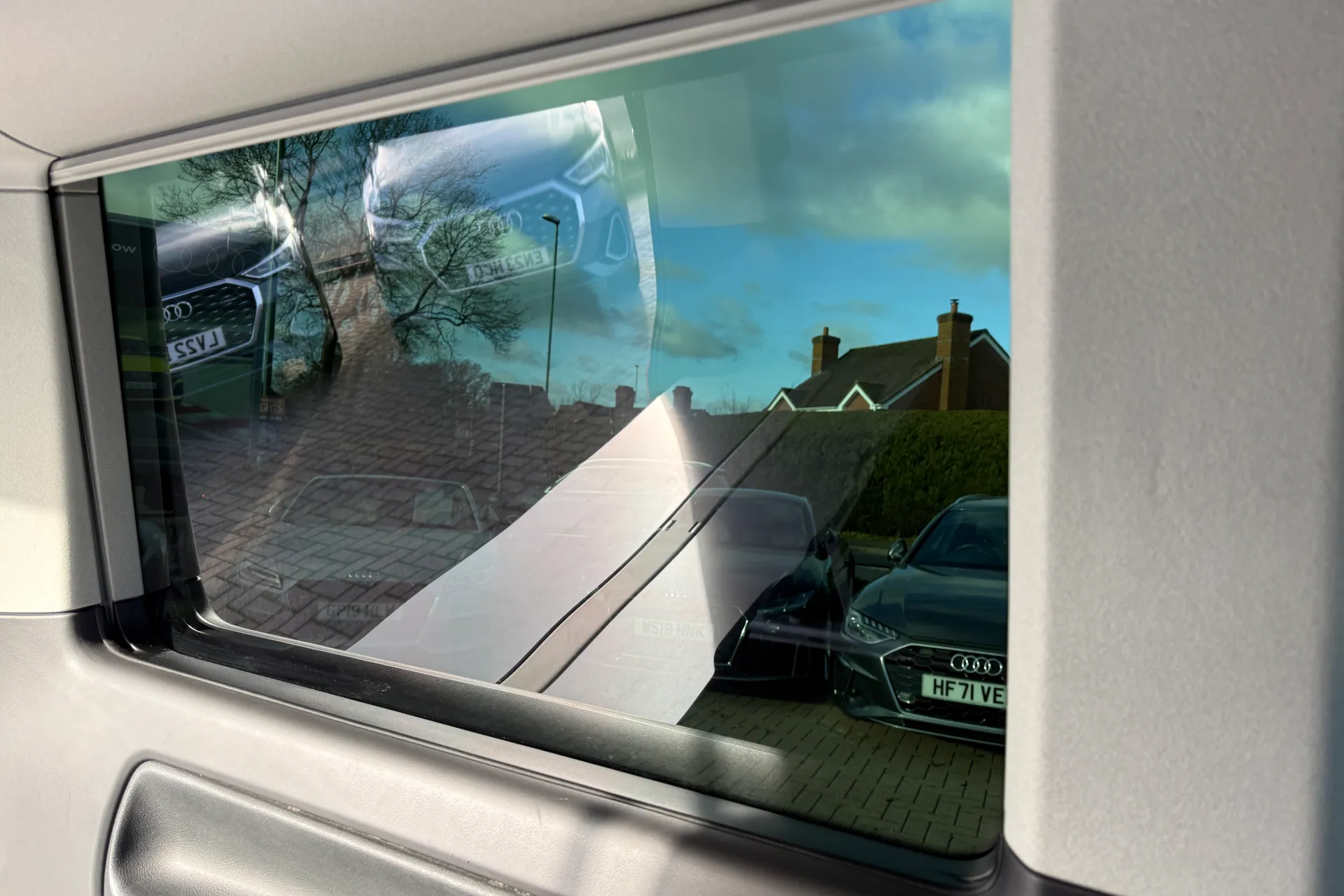 VOLKSWAGEN CALIFORNIA thumbnail image number 46