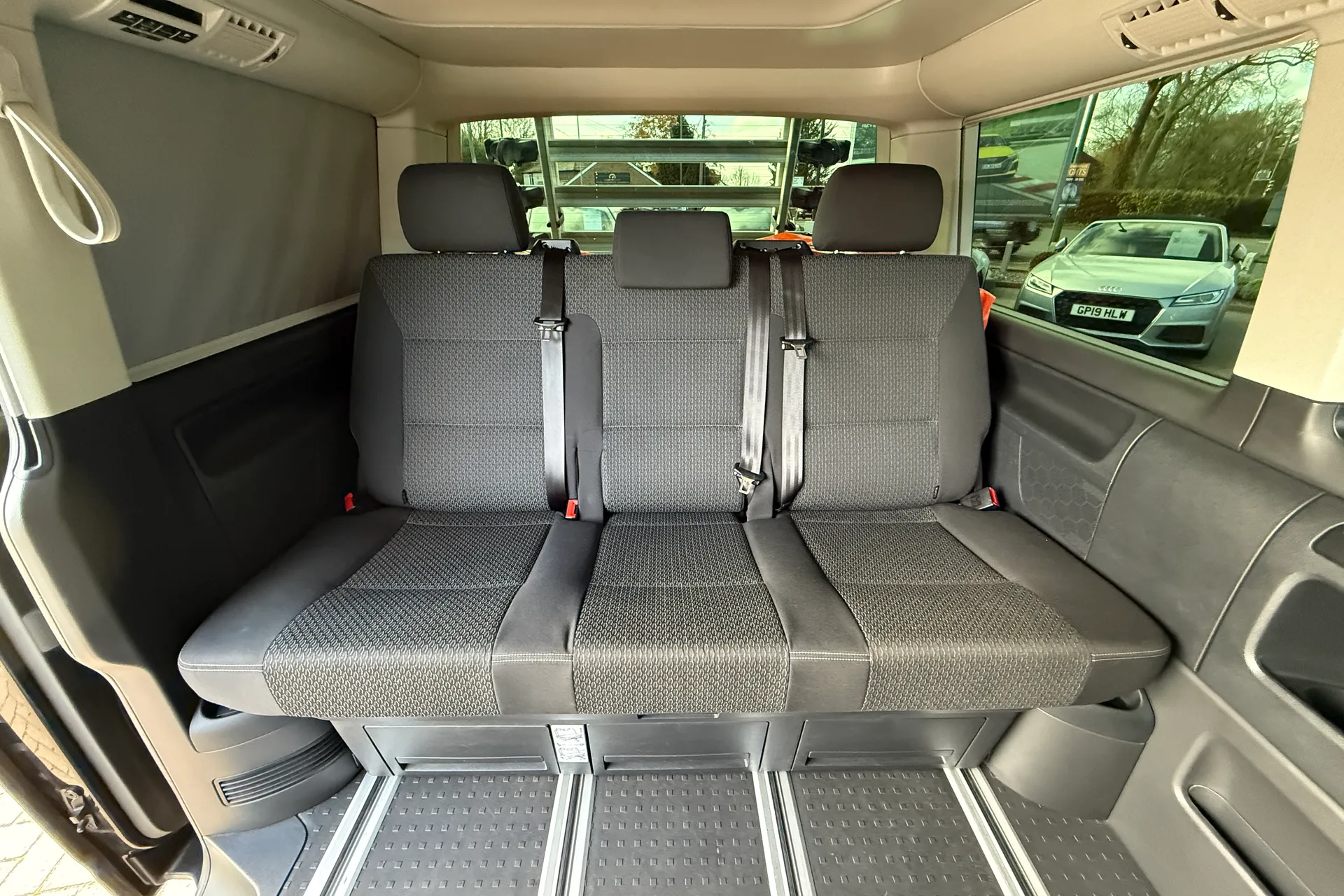 VOLKSWAGEN CALIFORNIA thumbnail image number 39