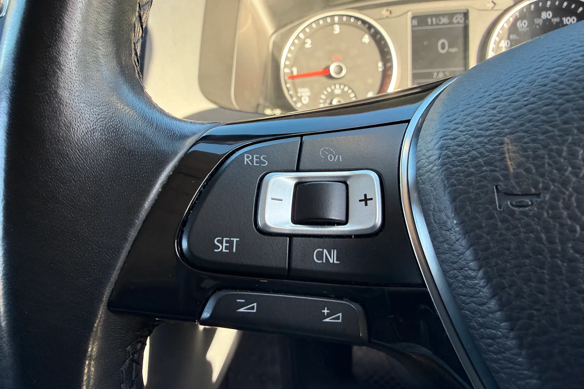 VOLKSWAGEN CALIFORNIA thumbnail image number 20