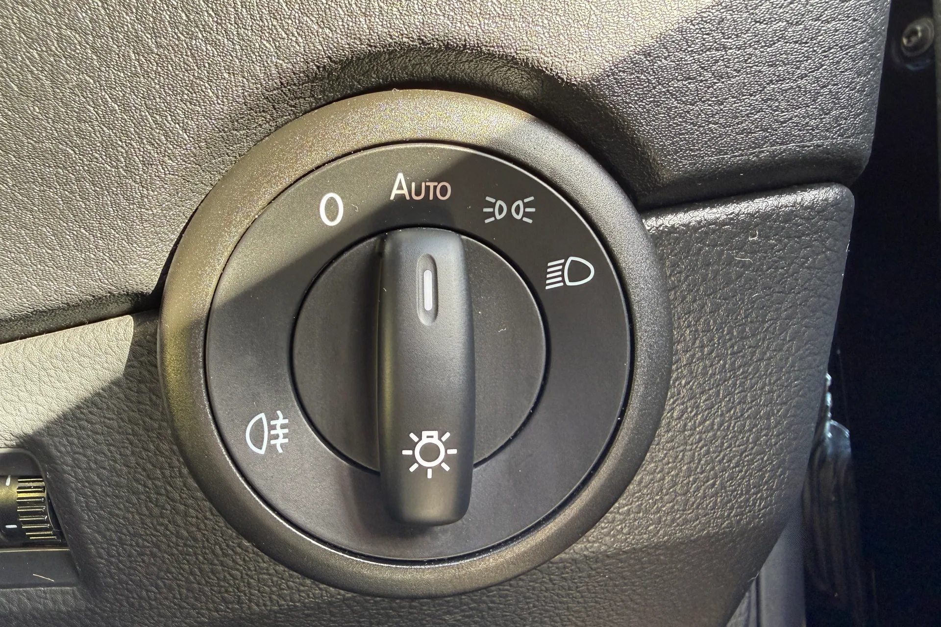 VOLKSWAGEN CALIFORNIA thumbnail image number 22