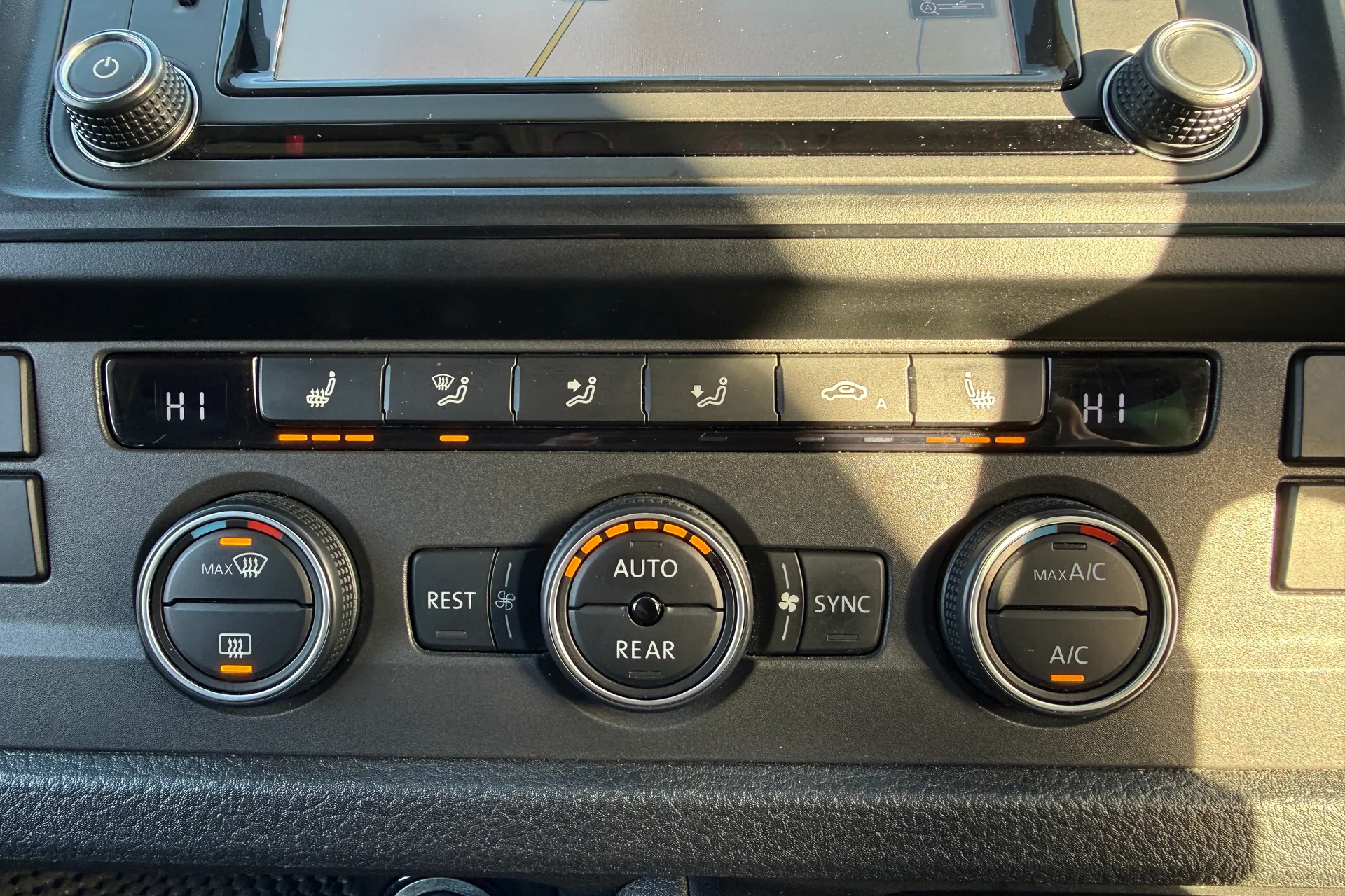 VOLKSWAGEN CALIFORNIA thumbnail image number 16