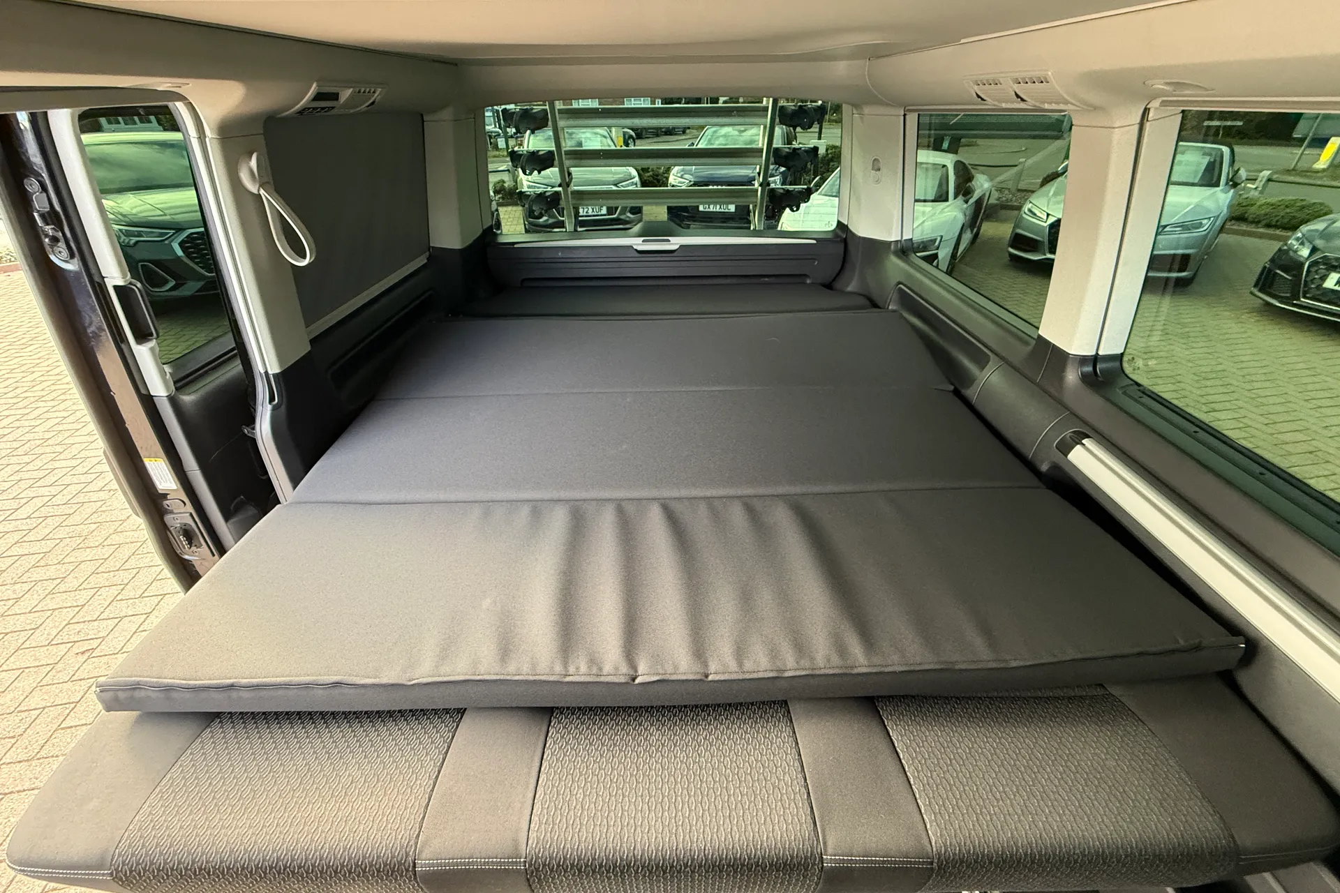 VOLKSWAGEN CALIFORNIA thumbnail image number 35