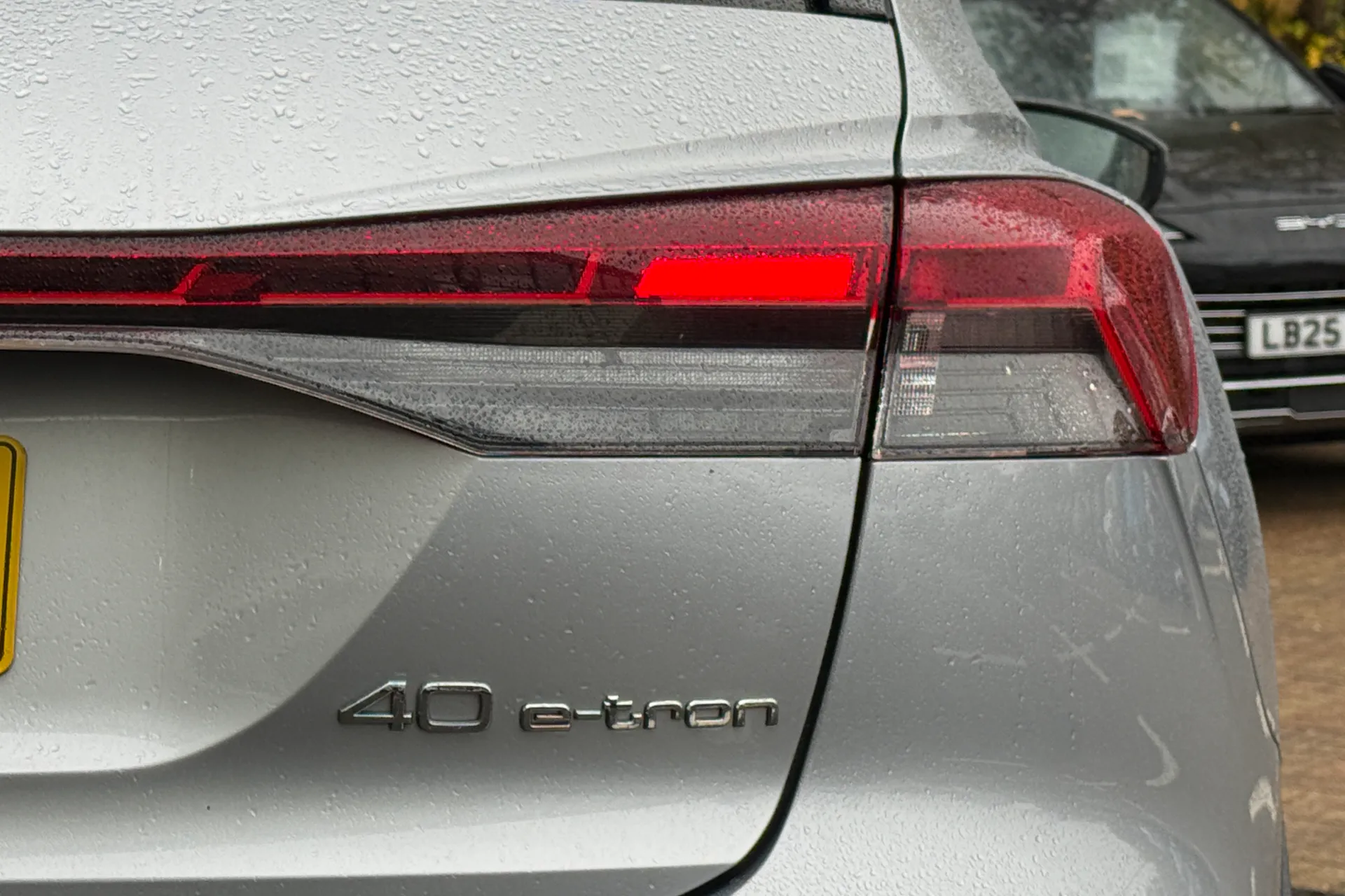 Audi Q4 thumbnail image number 19