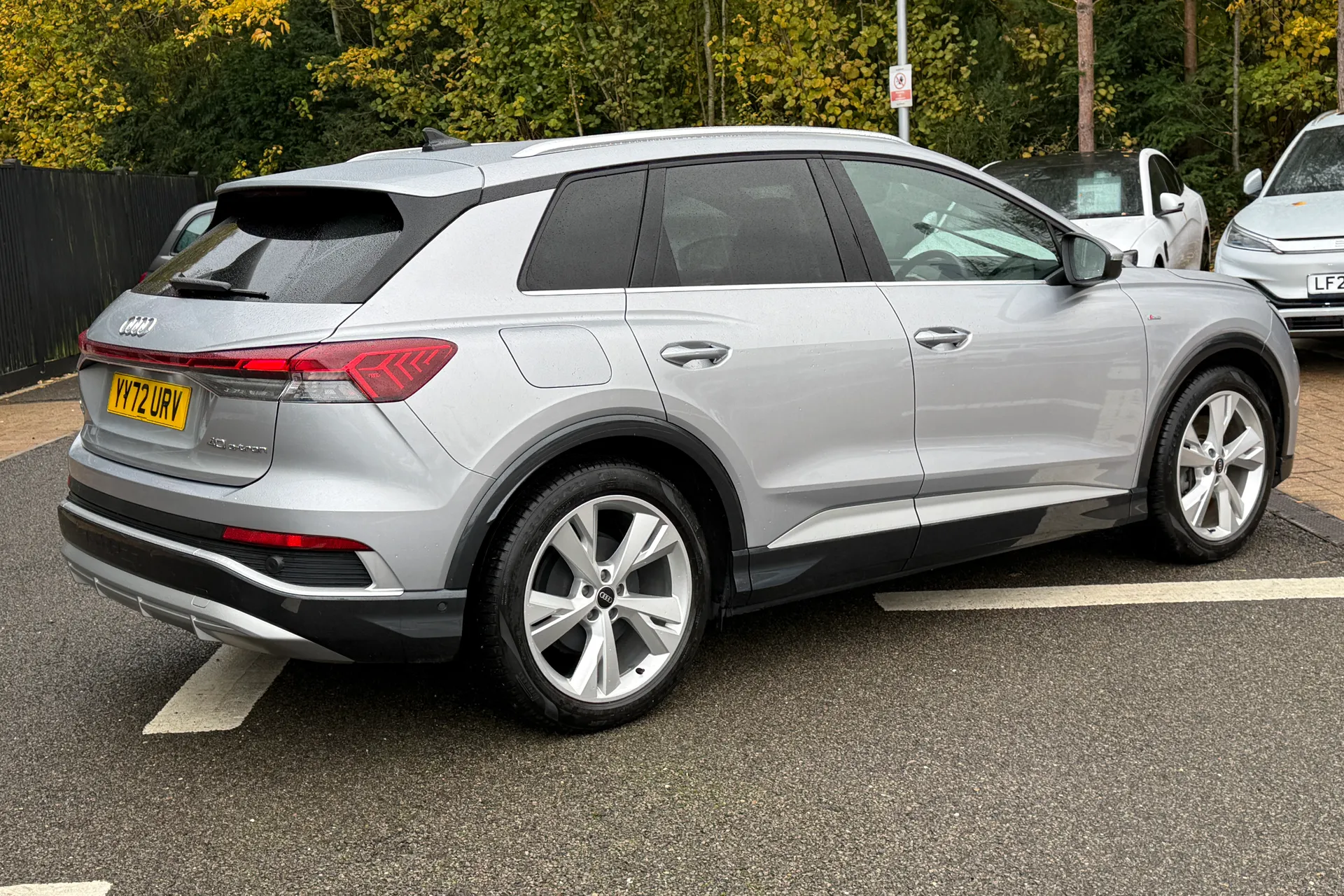 Audi Q4 thumbnail image number 16