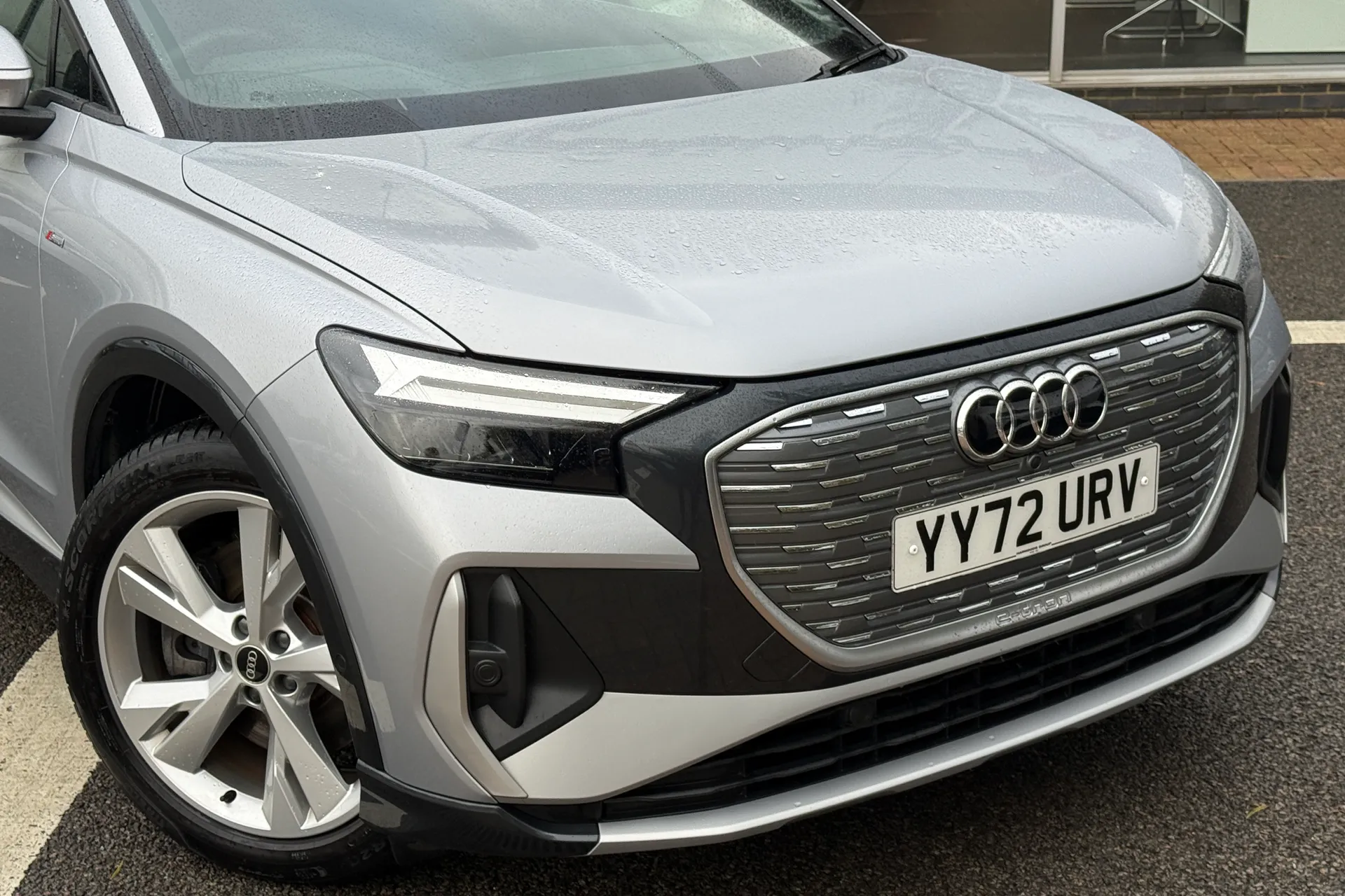 Audi Q4 thumbnail image number 7