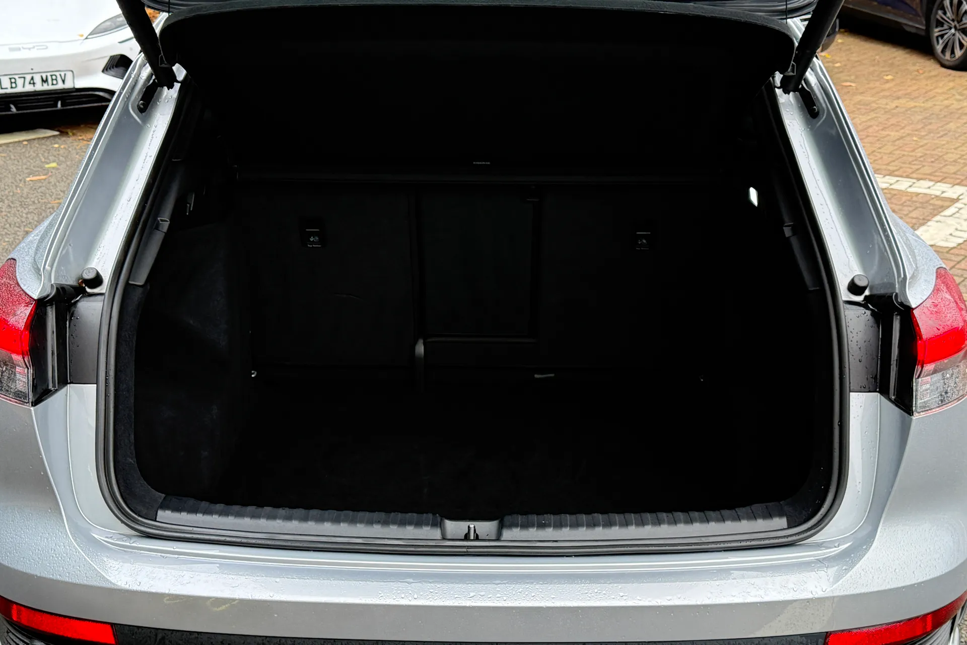 Audi Q4 thumbnail image number 30