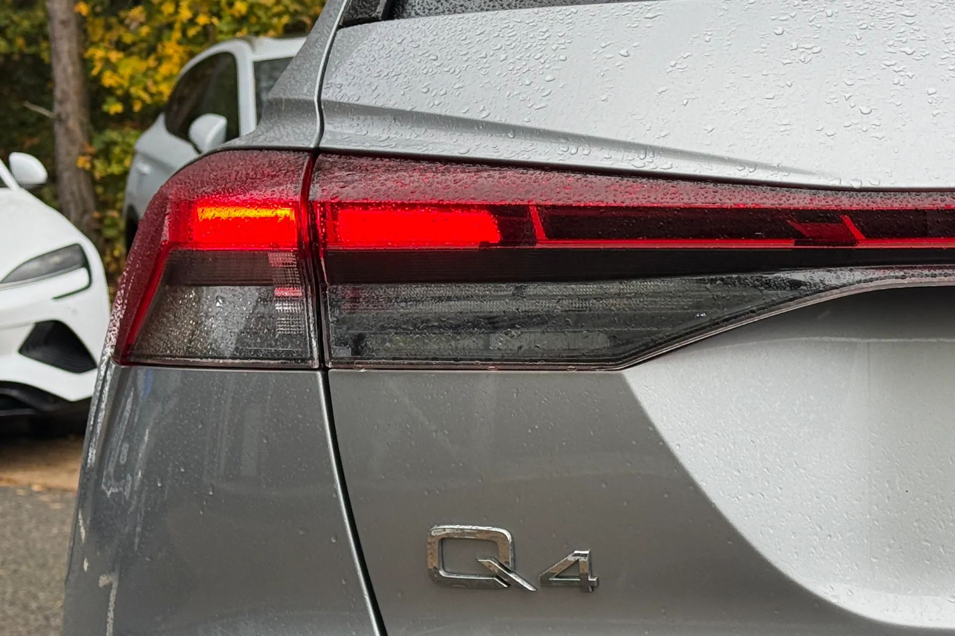 Audi Q4 thumbnail image number 18