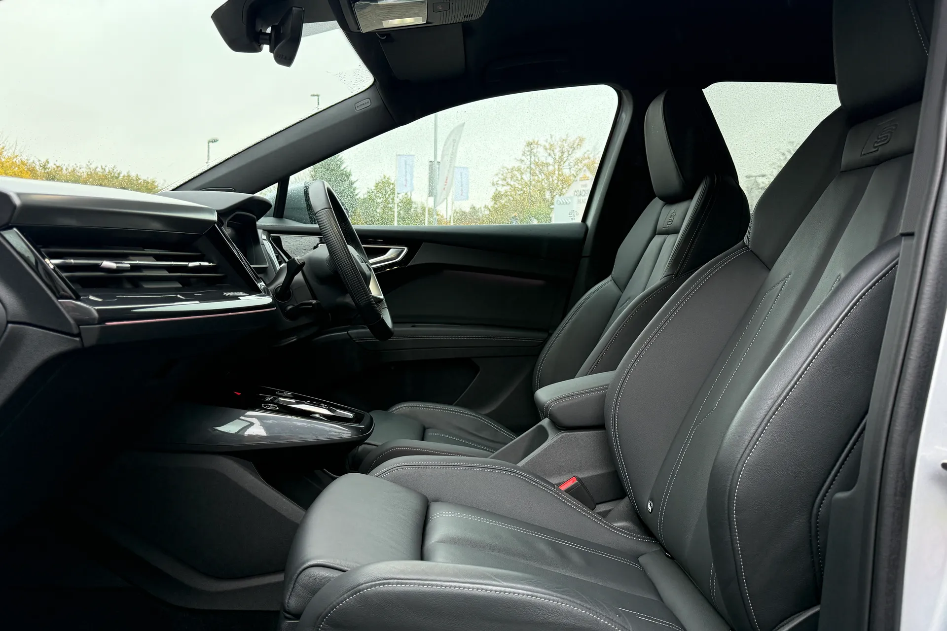 Audi Q4 thumbnail image number 56