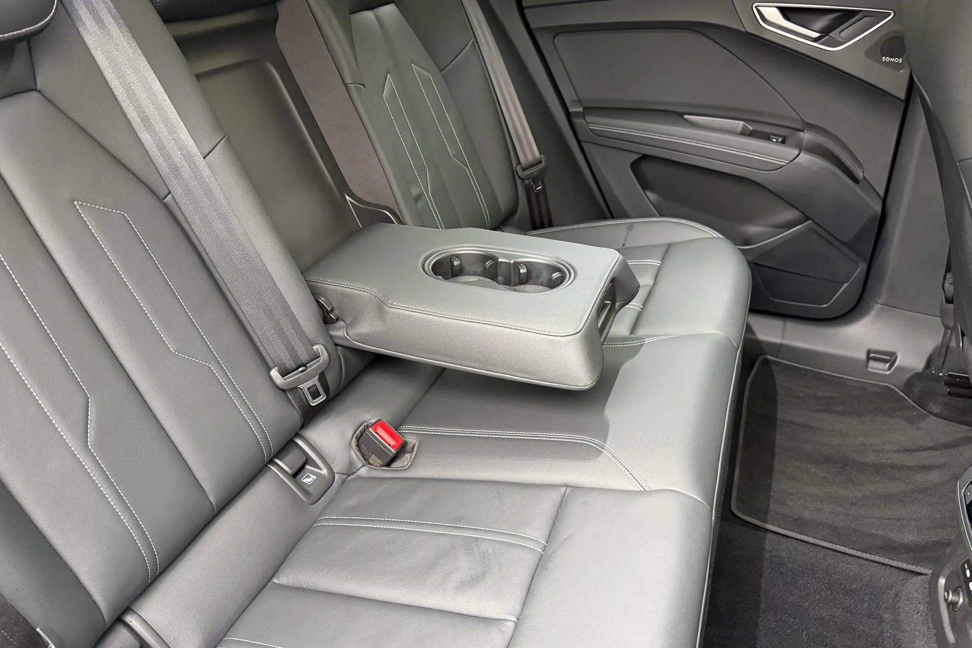 Audi Q4 thumbnail image number 39