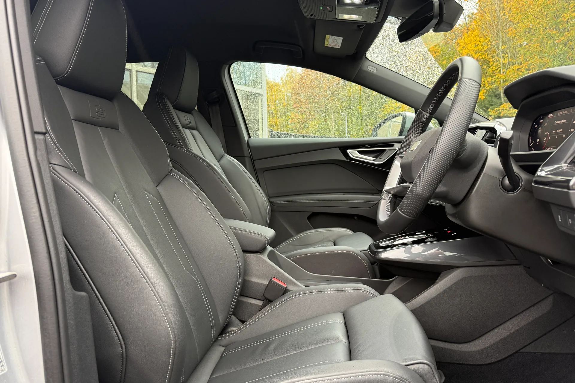 Audi Q4 thumbnail image number 41