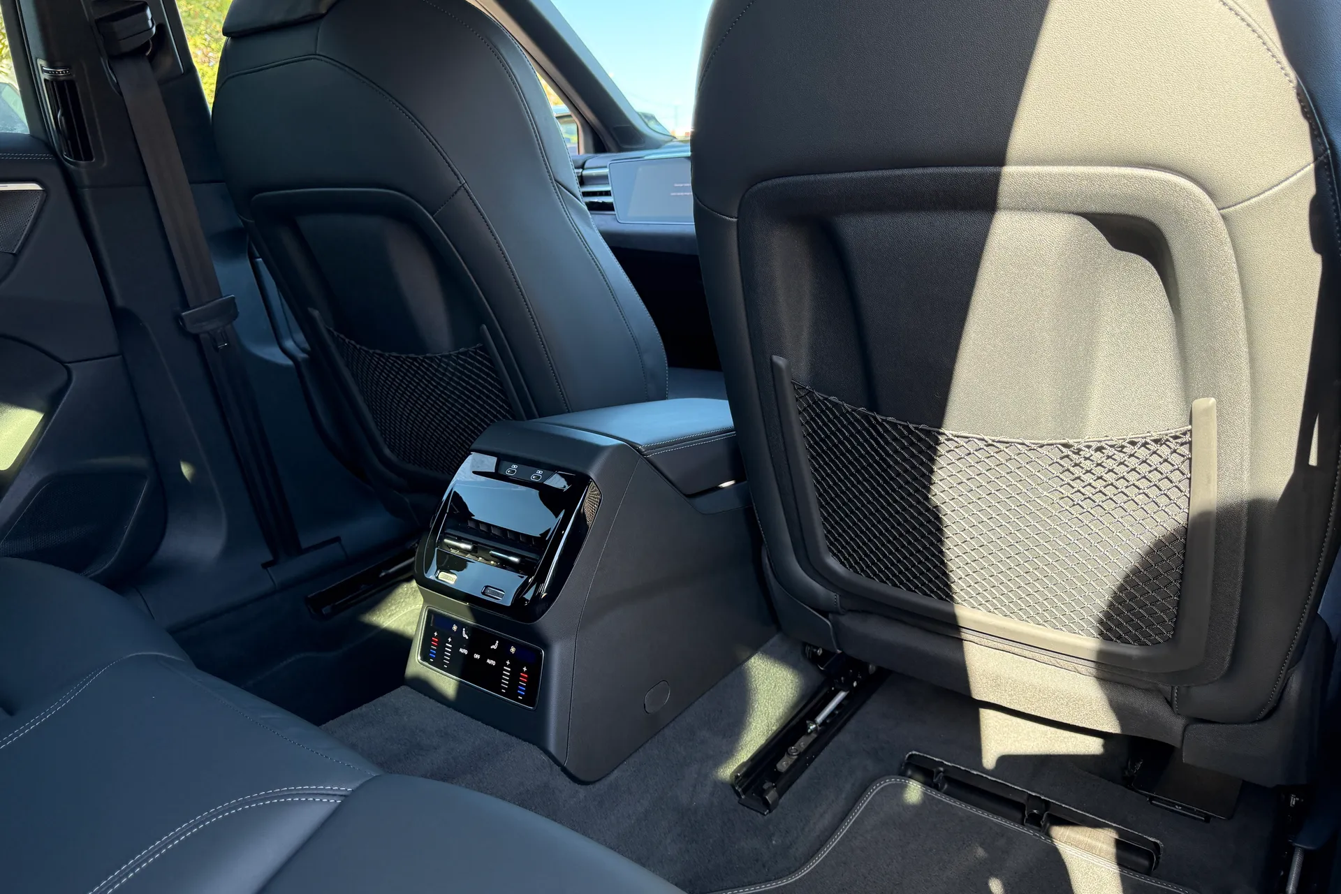 Audi A6 thumbnail image number 52