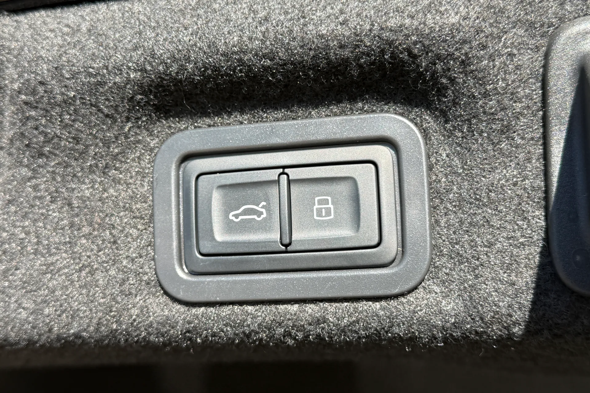 Audi A6 thumbnail image number 42