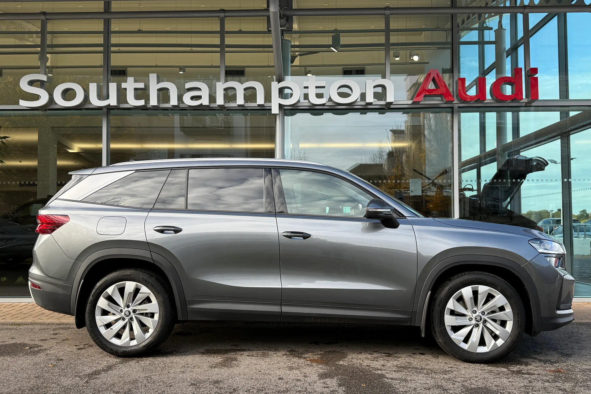 SKODA KODIAQ thumbnail image number 2