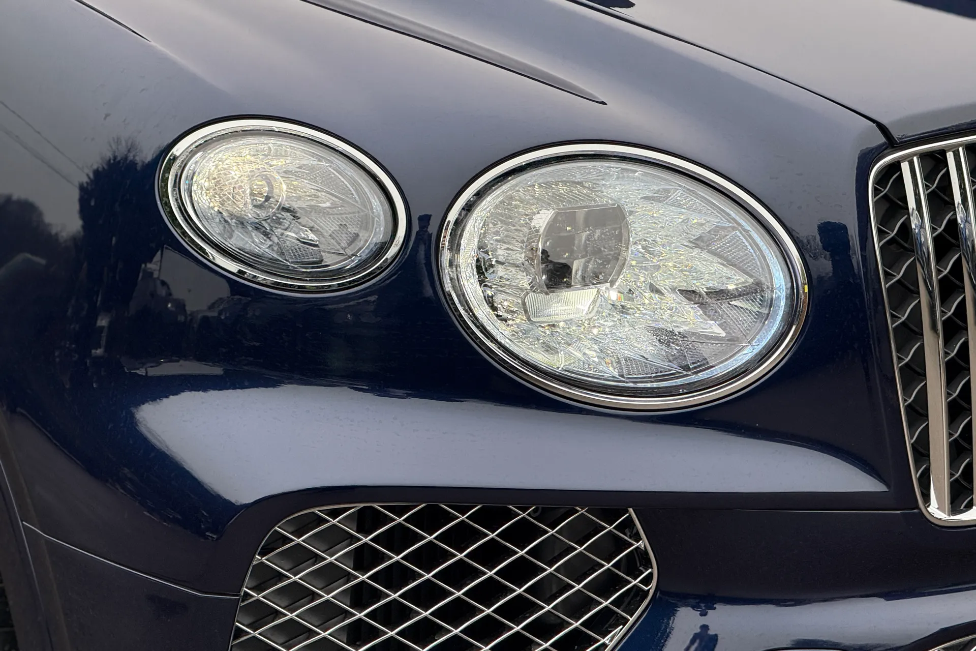 Bentley BENTAYGA thumbnail image number 12