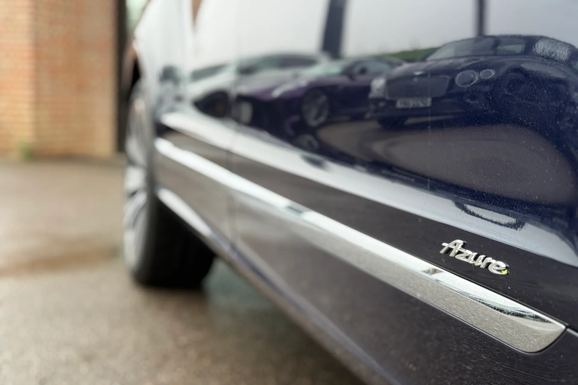 Bentley BENTAYGA thumbnail image number 3