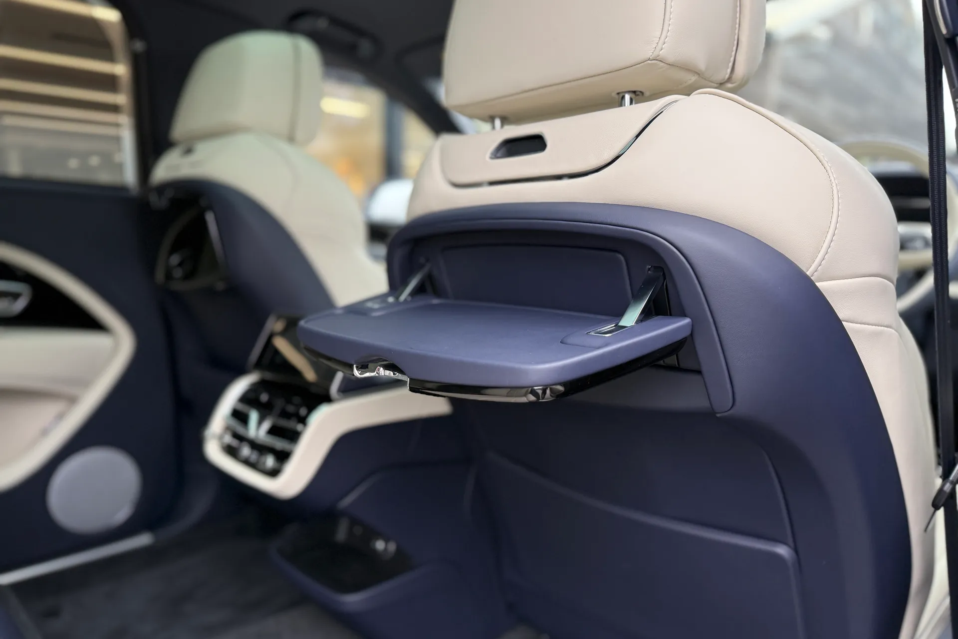 Bentley BENTAYGA thumbnail image number 38