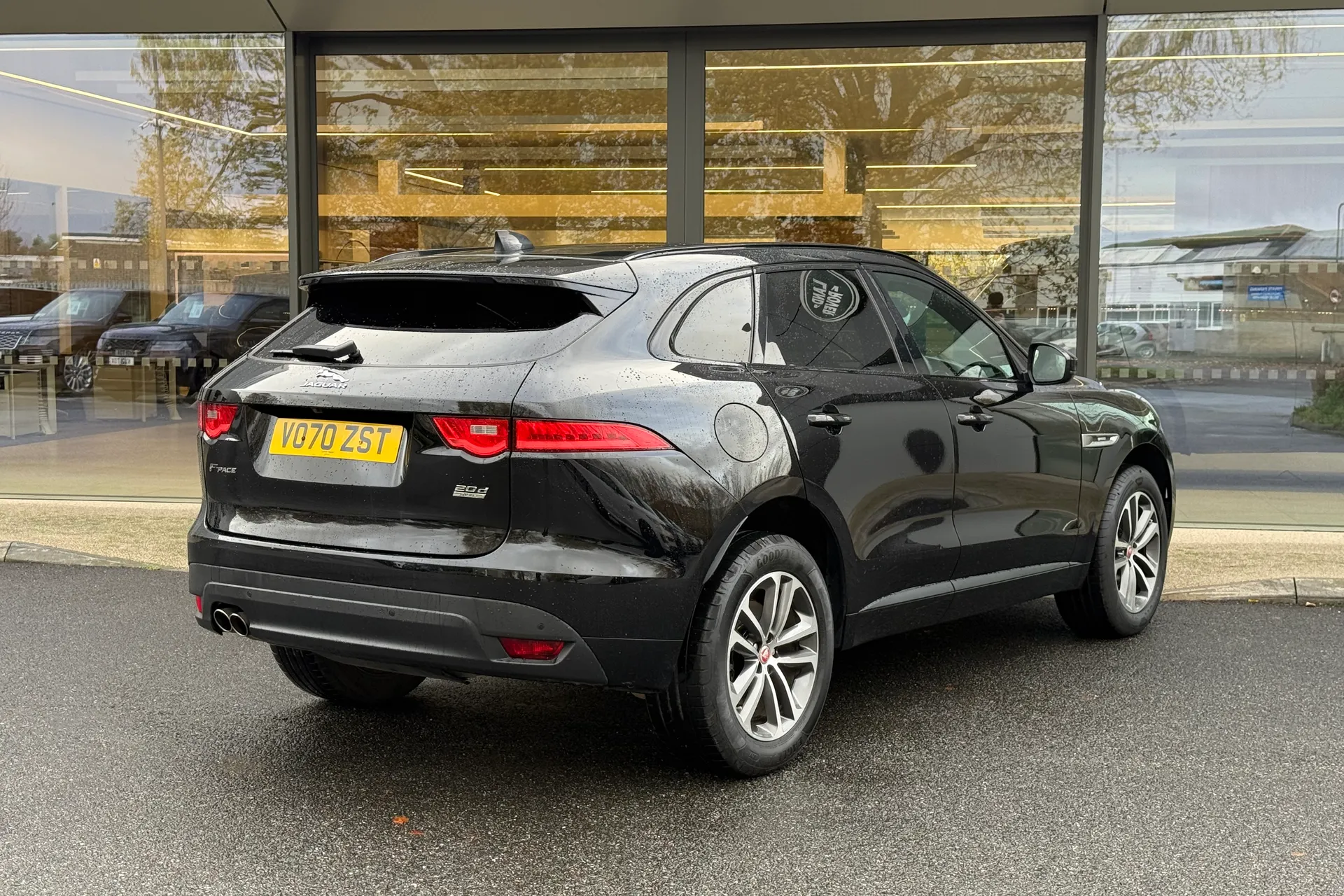 Jaguar F-PACE thumbnail image number 7