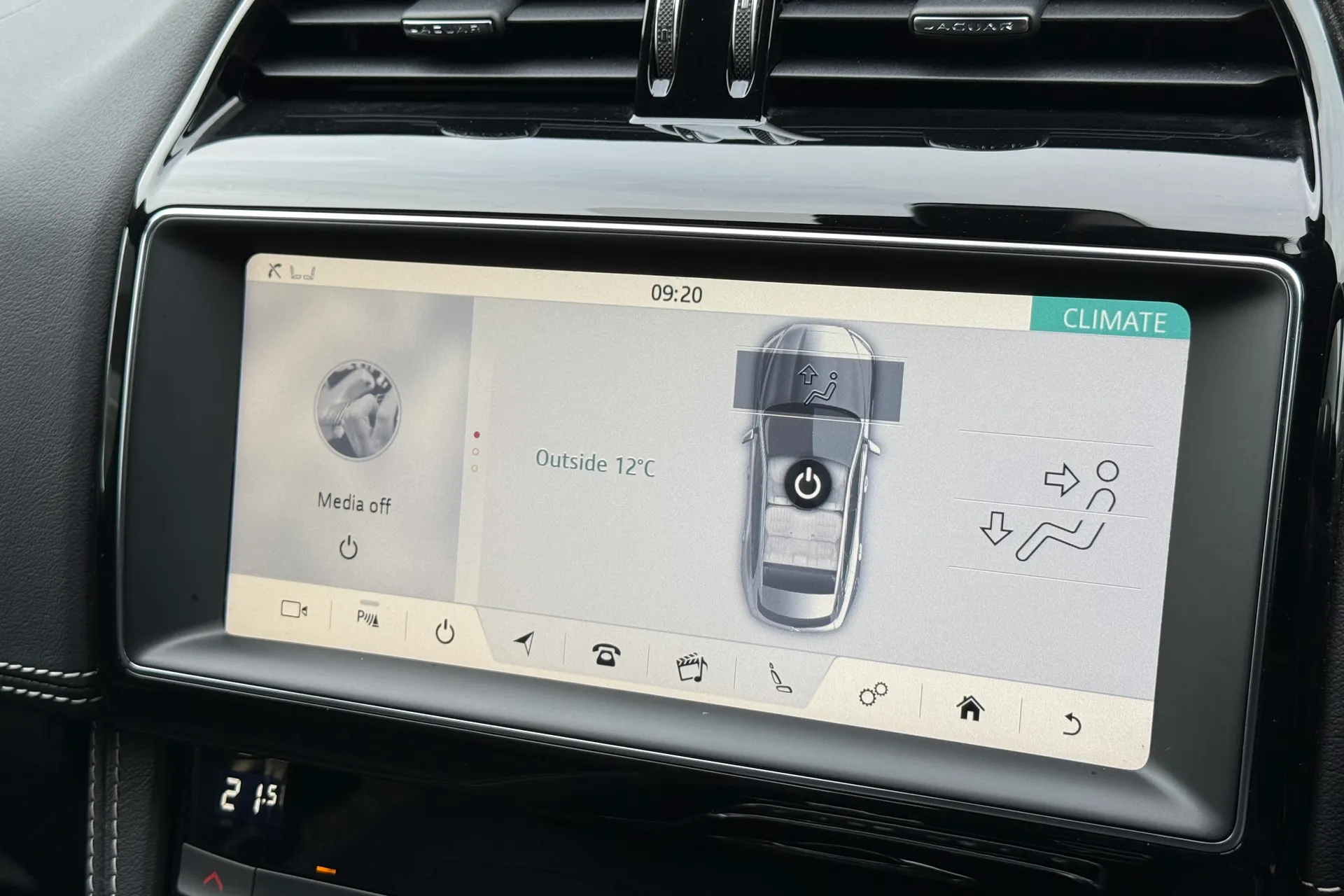 Jaguar F-PACE thumbnail image number 17