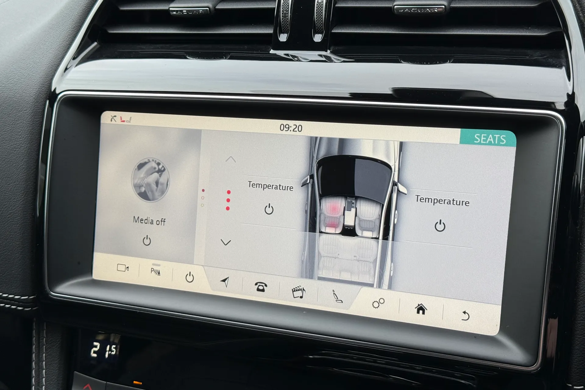 Jaguar F-PACE thumbnail image number 18