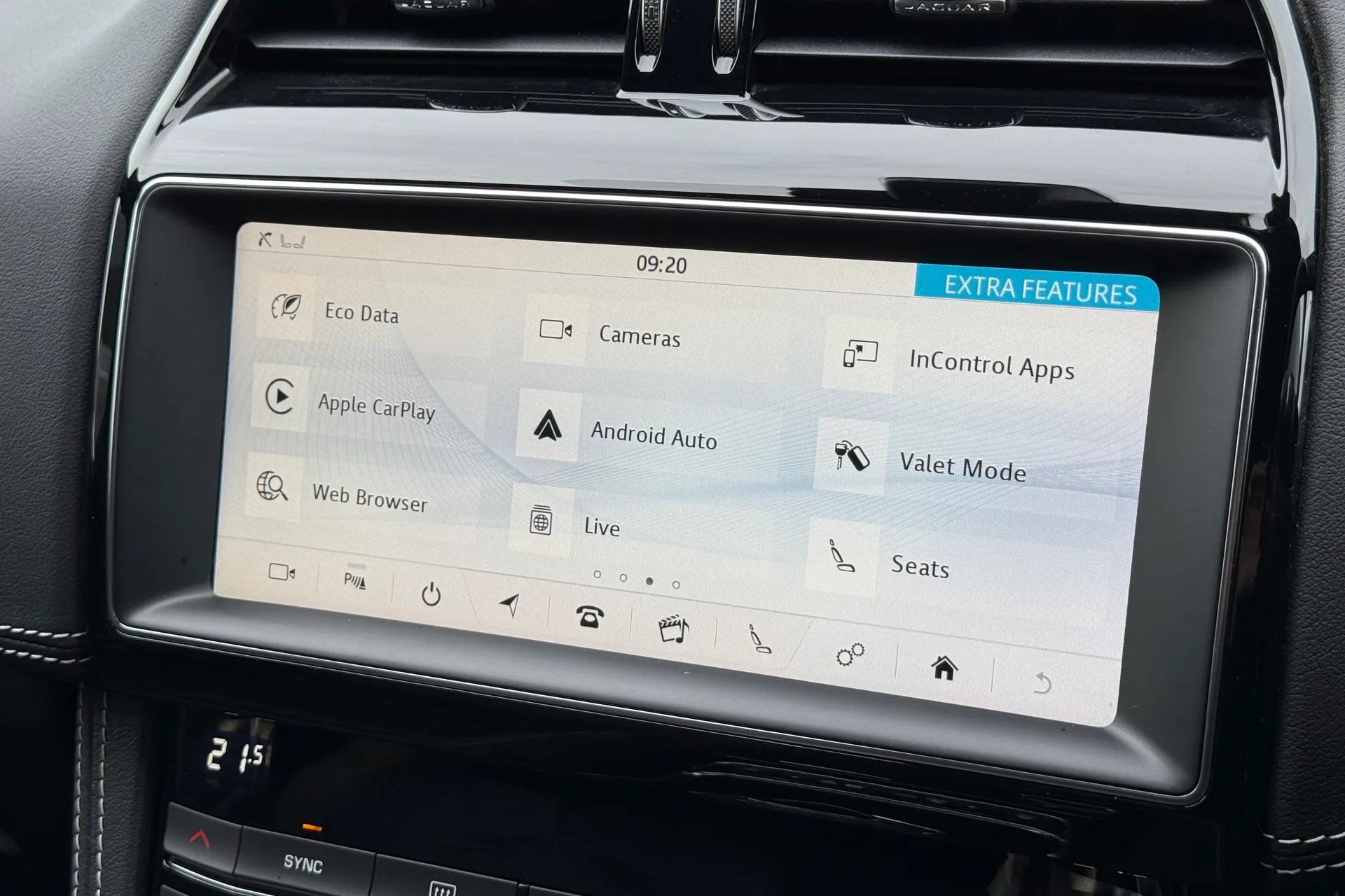 Jaguar F-PACE thumbnail image number 43