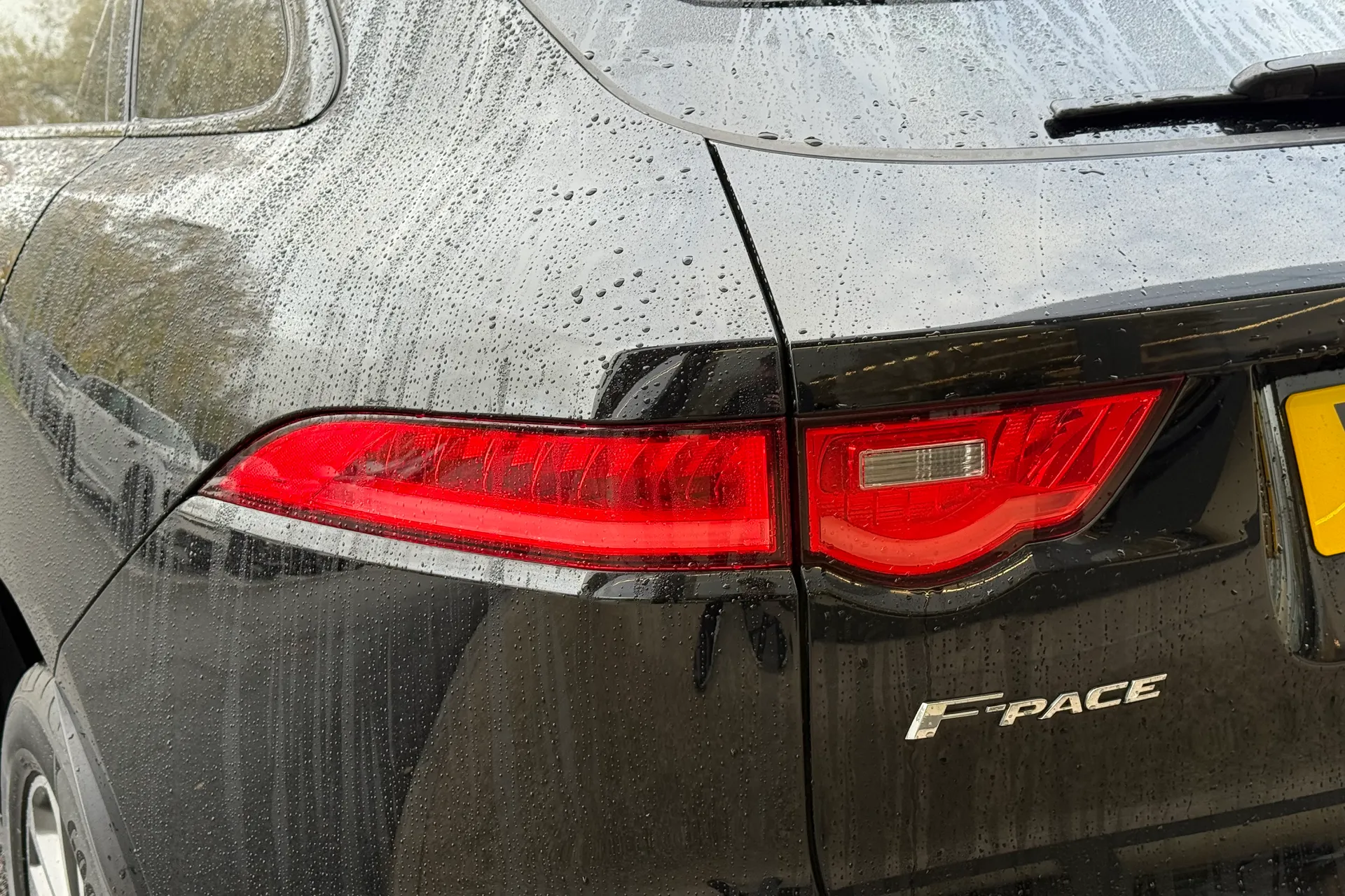 Jaguar F-PACE thumbnail image number 52