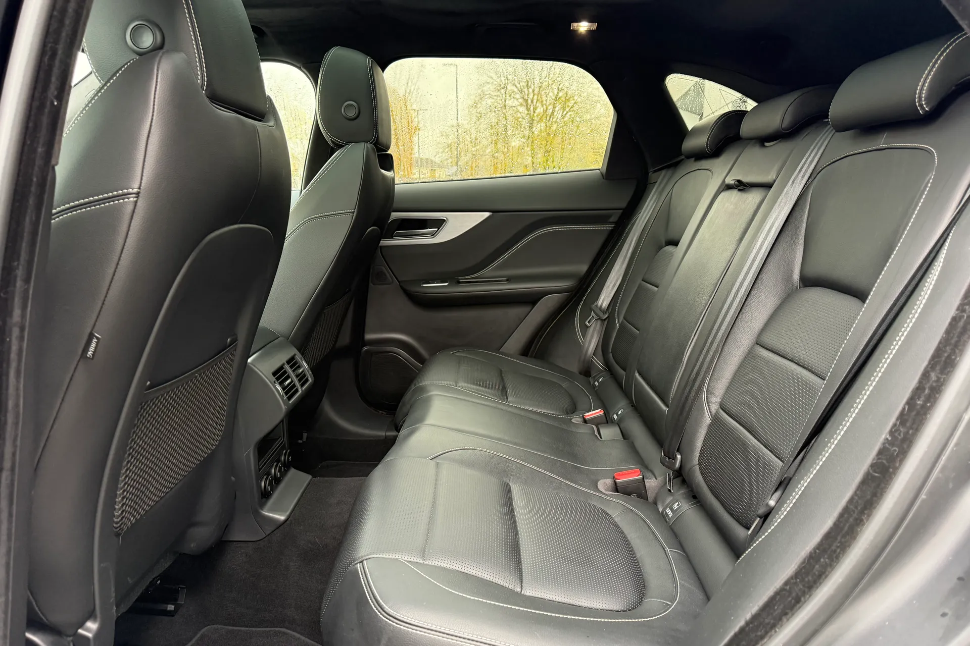 Jaguar F-PACE thumbnail image number 45