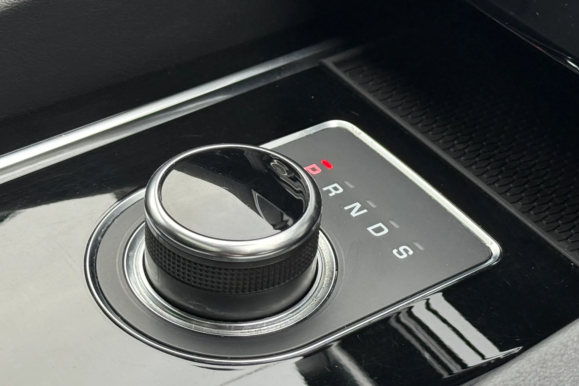 Jaguar F-PACE thumbnail image number 20