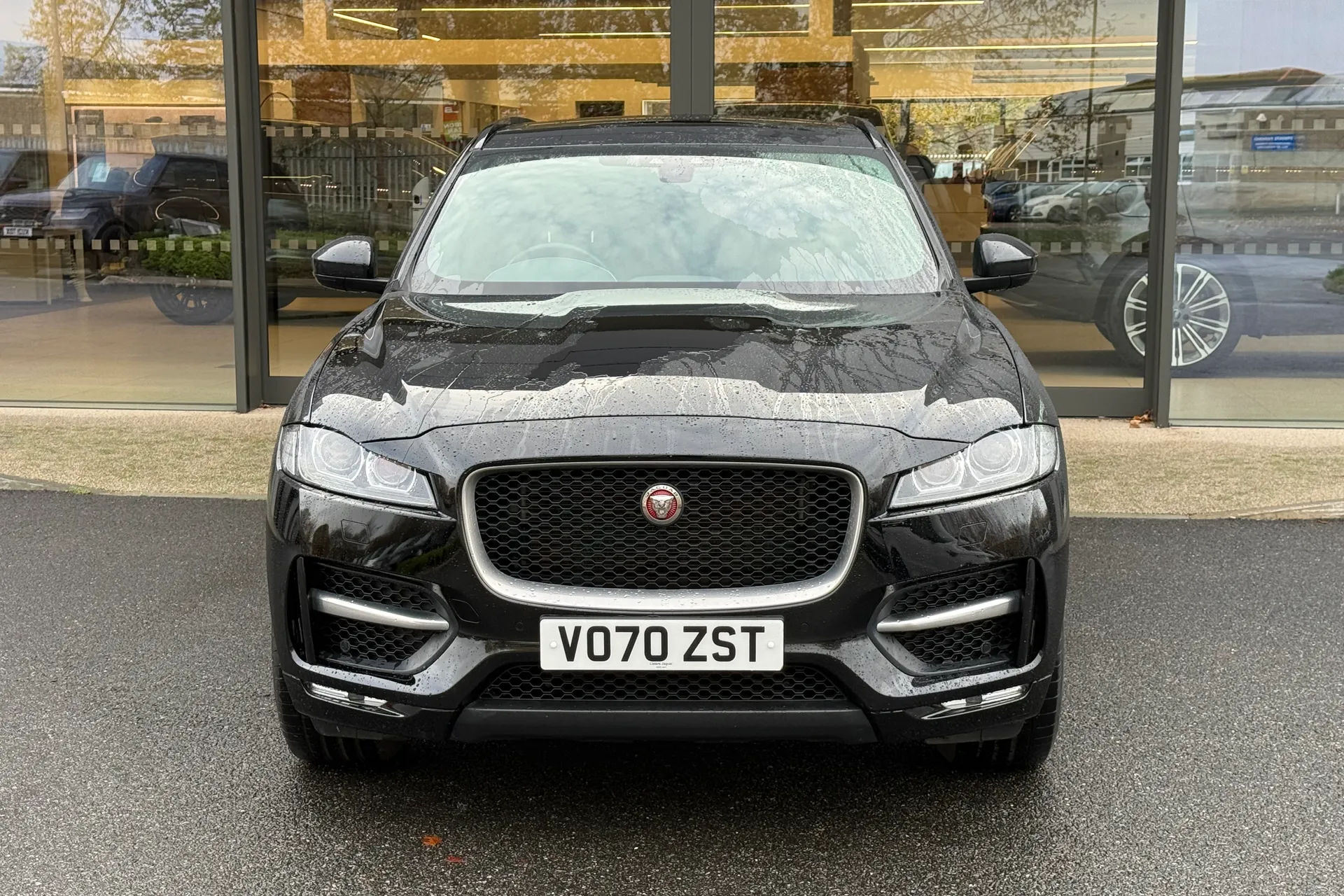 Jaguar F-PACE thumbnail image number 6