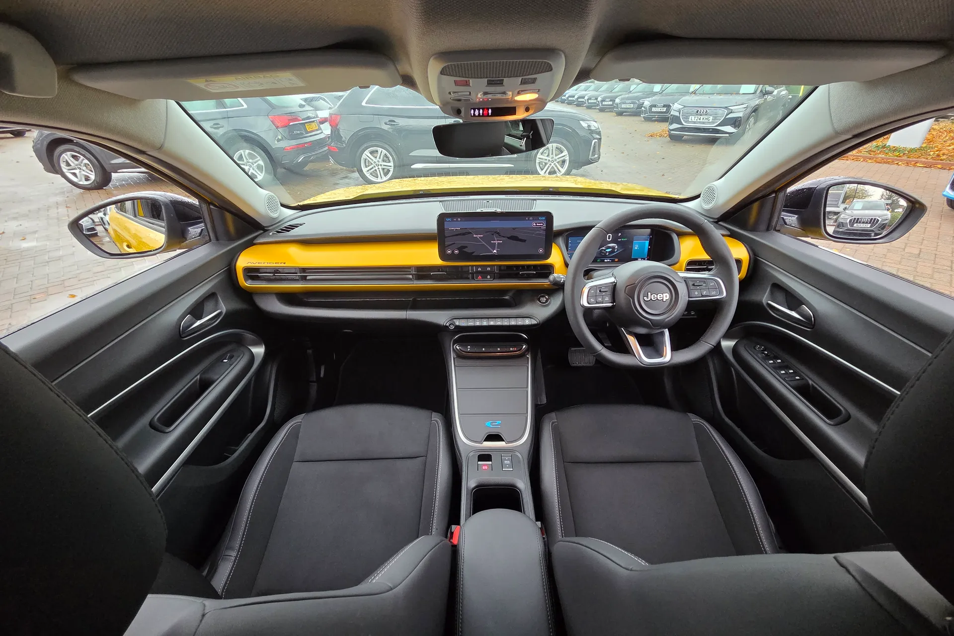 JEEP AVENGER thumbnail image number 3