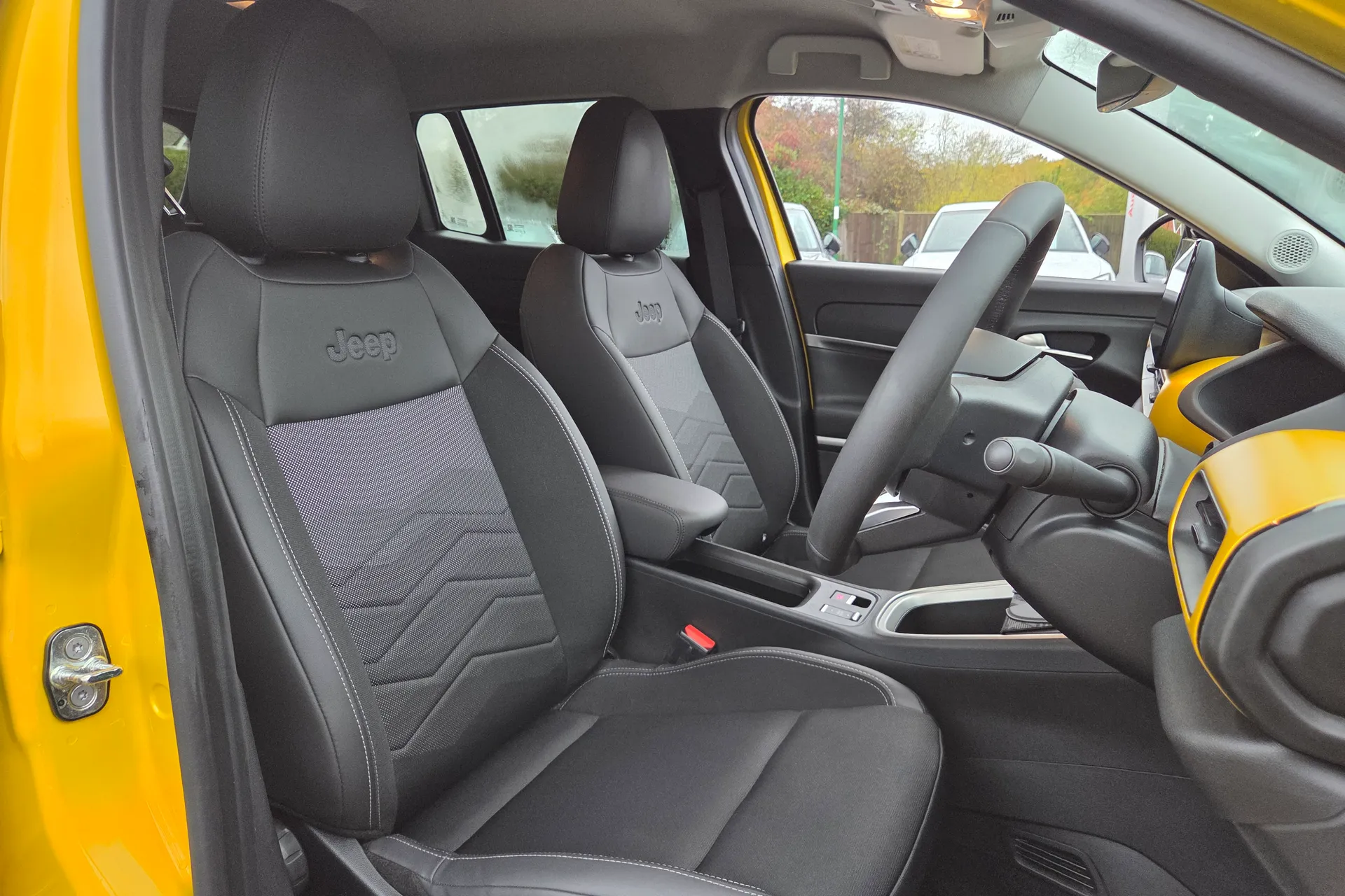 JEEP AVENGER thumbnail image number 22