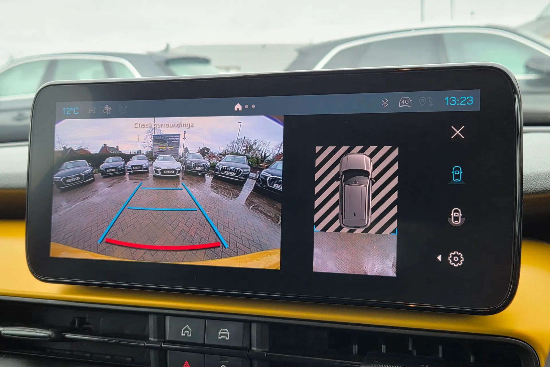 JEEP AVENGER thumbnail image number 4