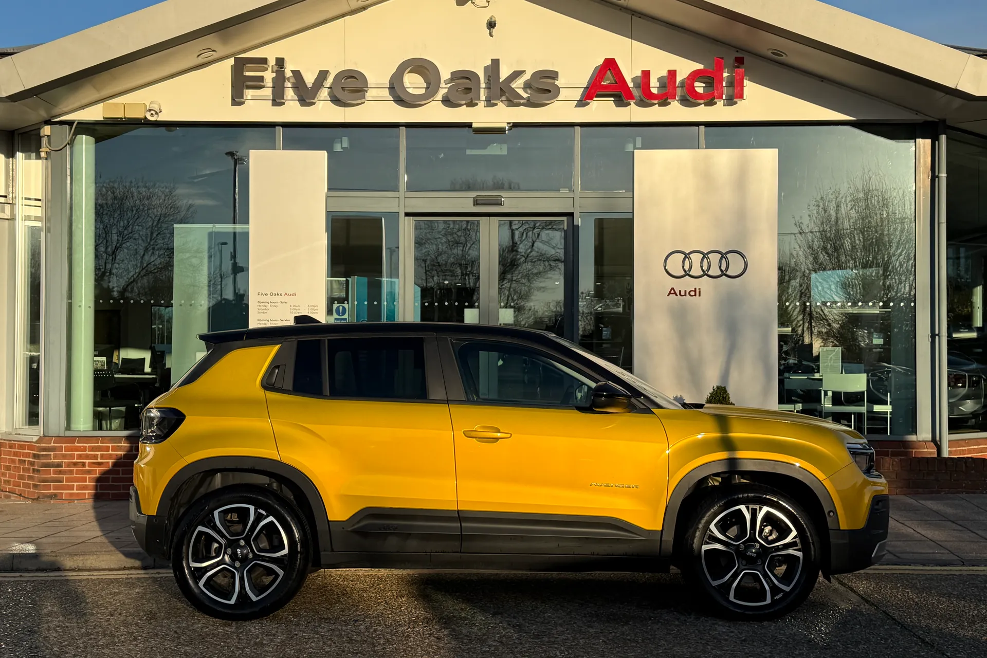 JEEP AVENGER thumbnail image number 2