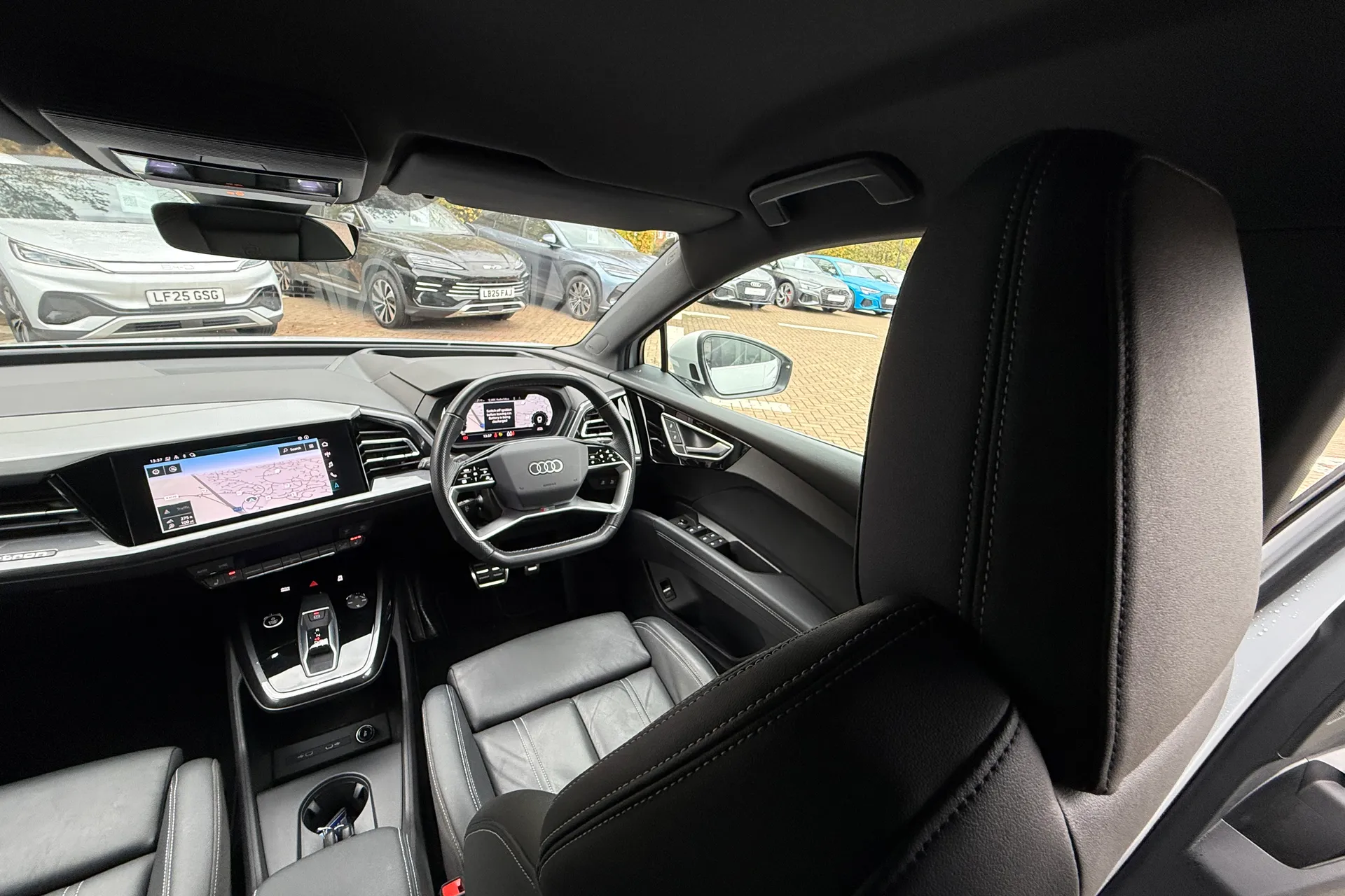 Audi Q4 thumbnail image number 33