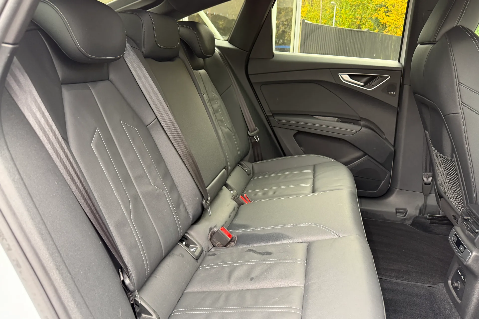 Audi Q4 thumbnail image number 29