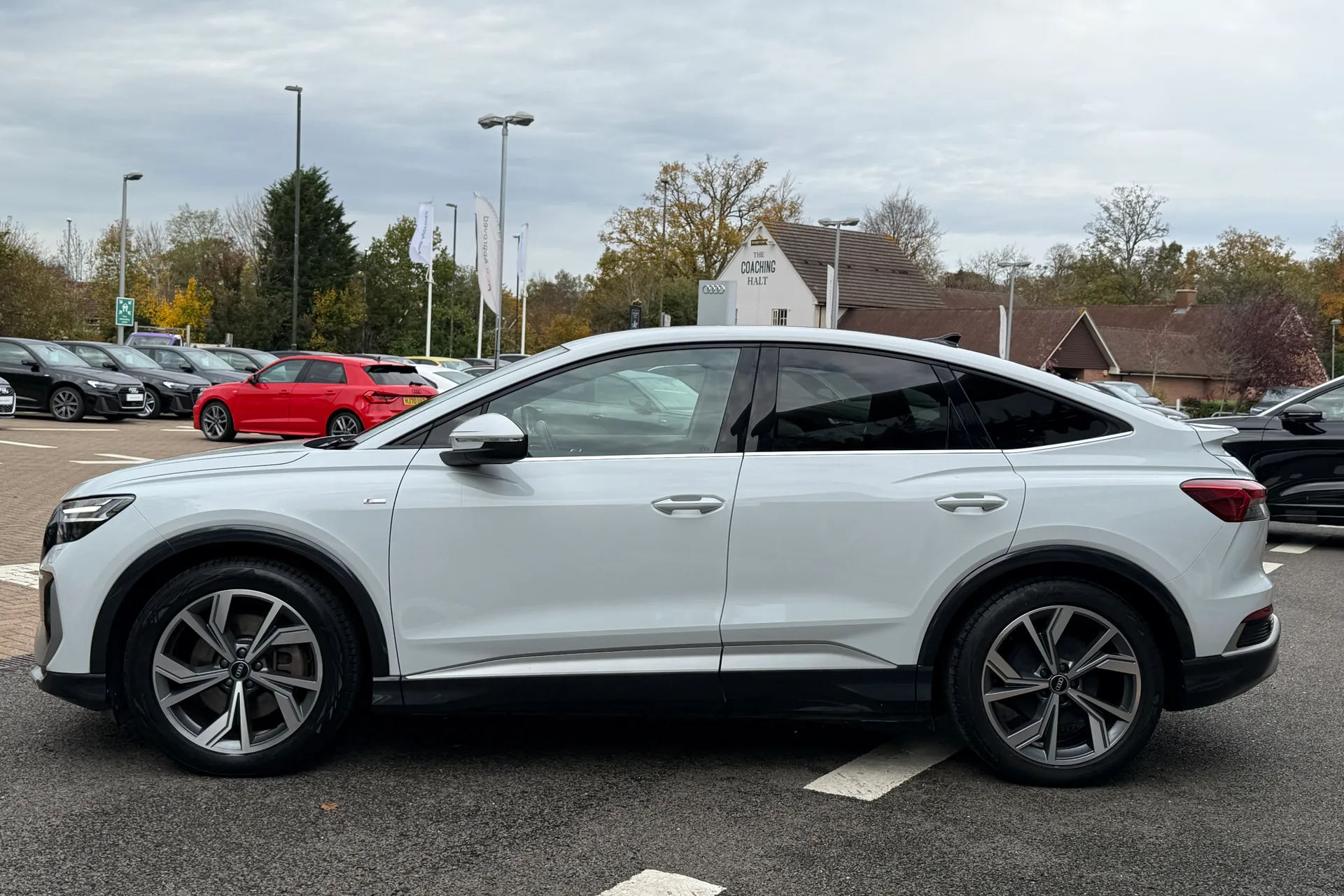 Audi Q4 thumbnail image number 46