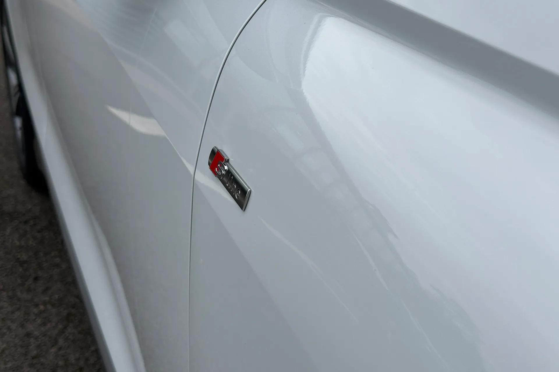 Audi Q4 thumbnail image number 8