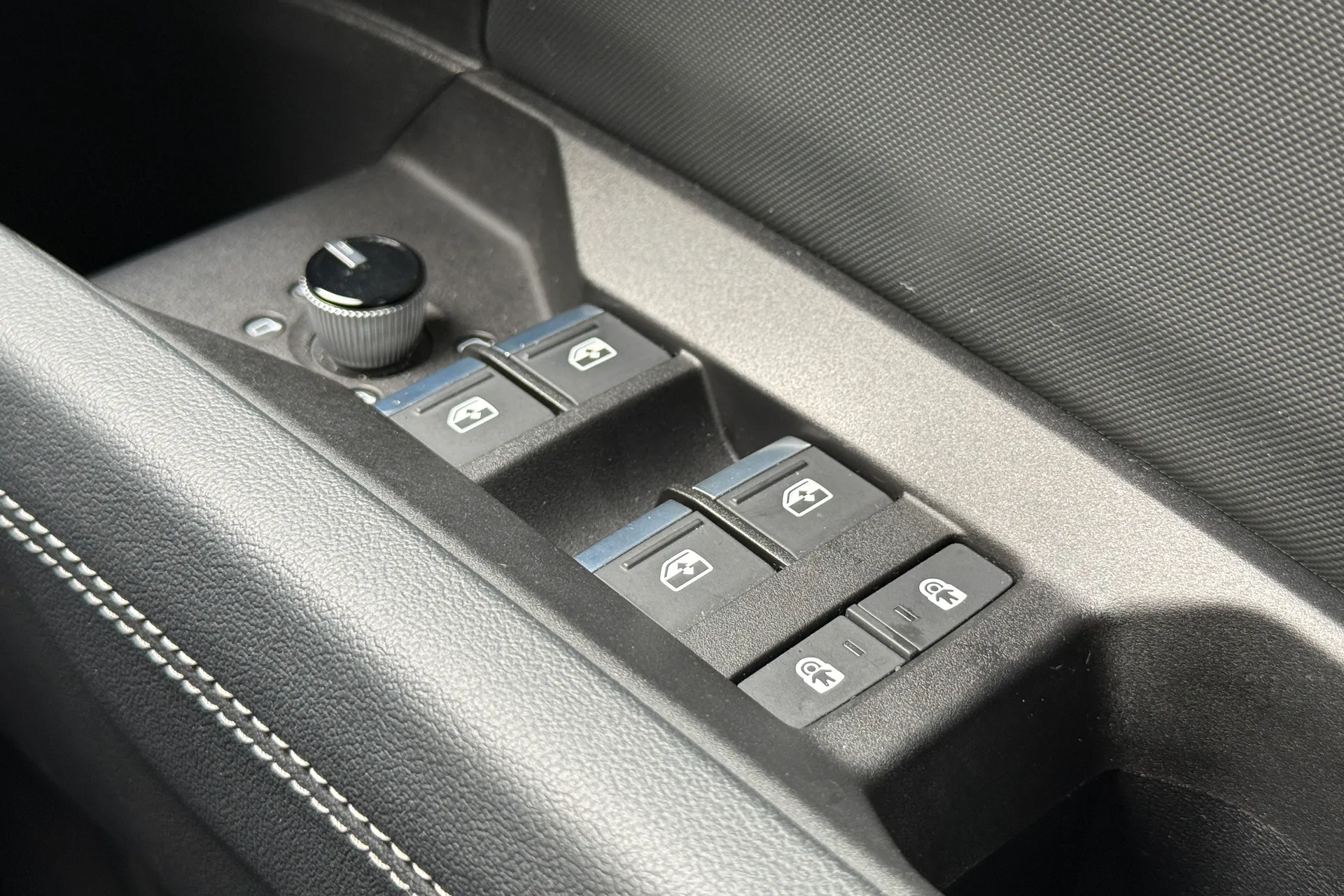 Audi Q4 thumbnail image number 18