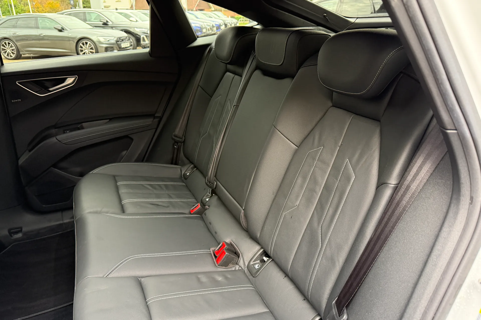 Audi Q4 thumbnail image number 48