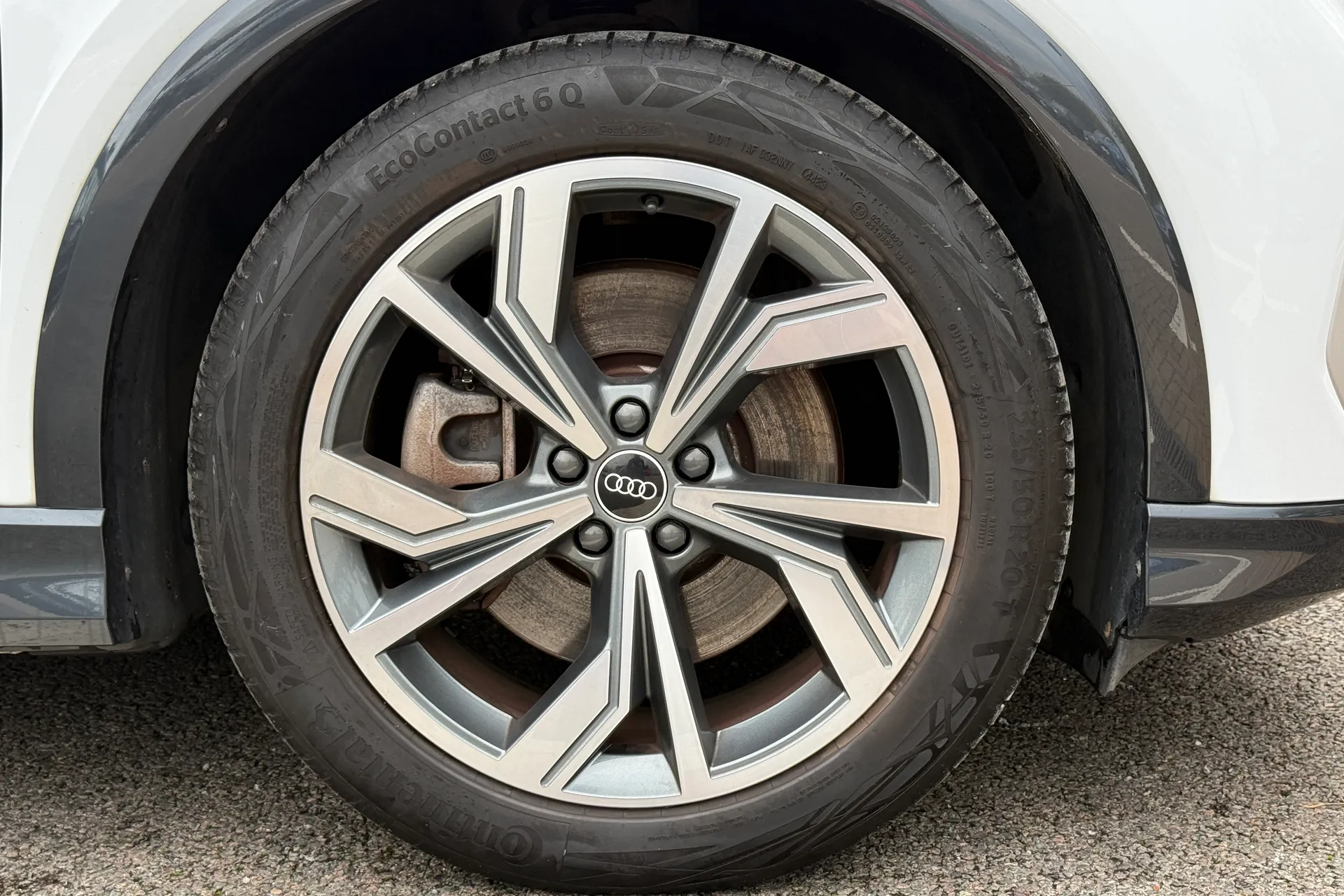 Audi Q4 thumbnail image number 28