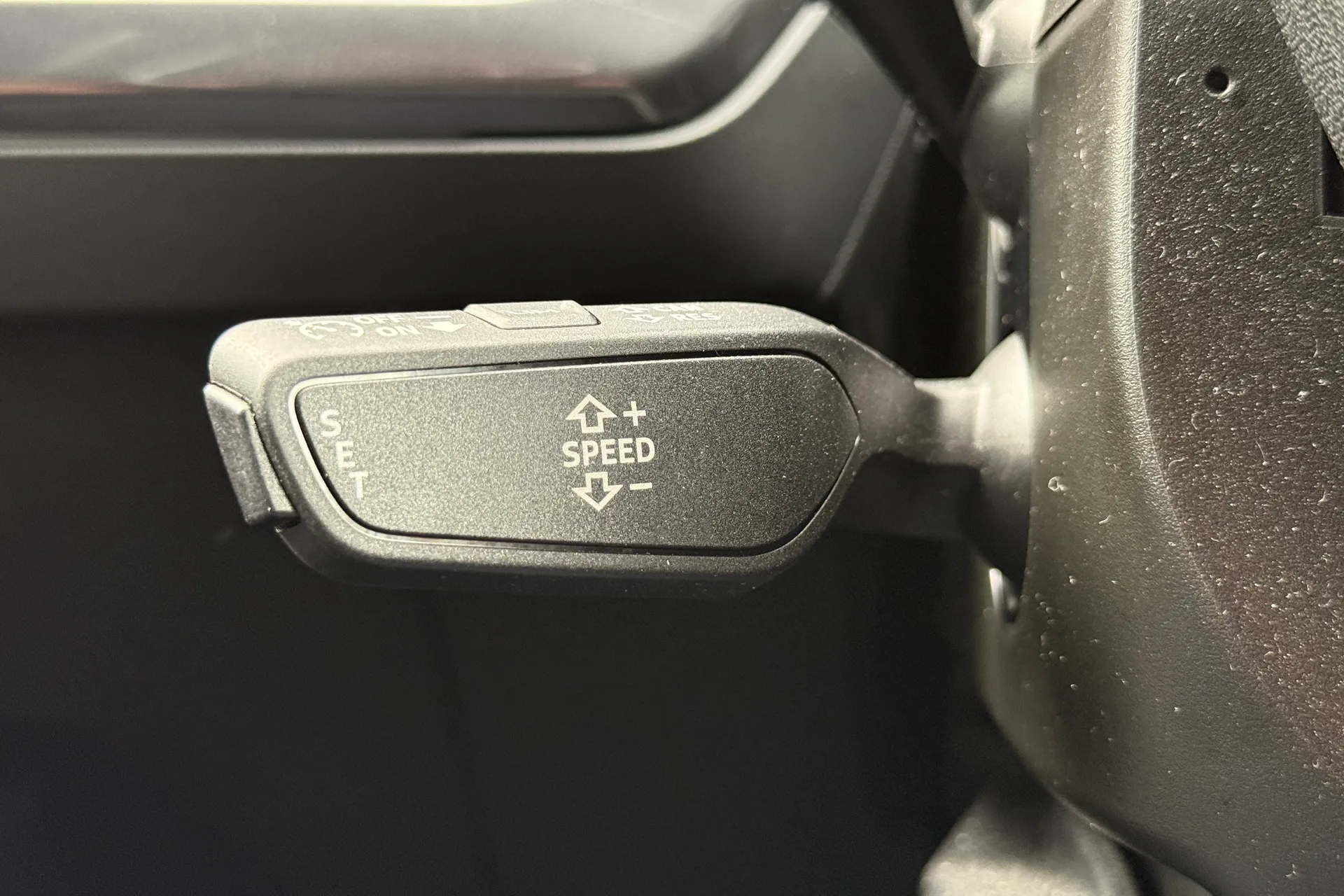 Audi Q4 thumbnail image number 12