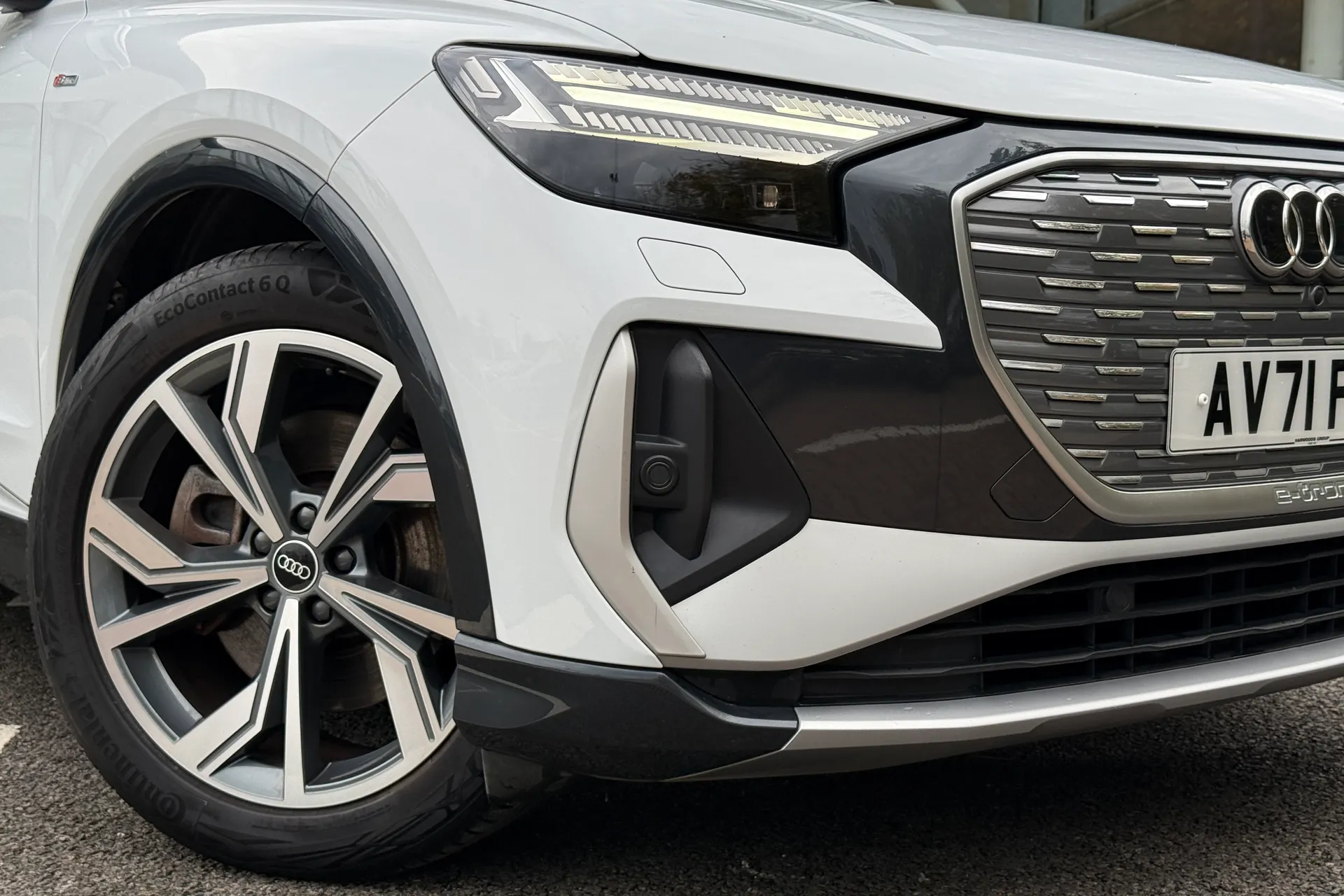 Audi Q4 thumbnail image number 6