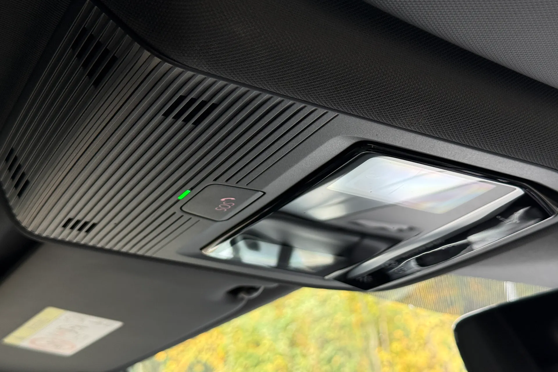 Audi Q4 thumbnail image number 24