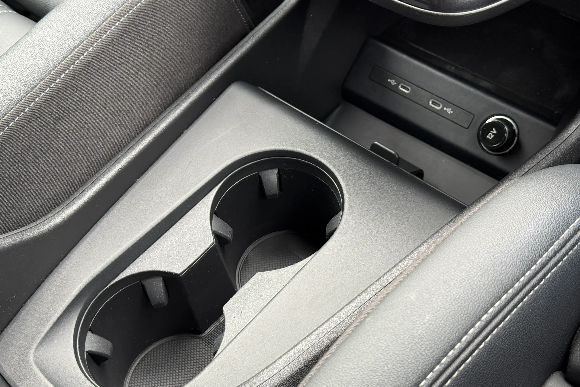 Audi Q4 thumbnail image number 26