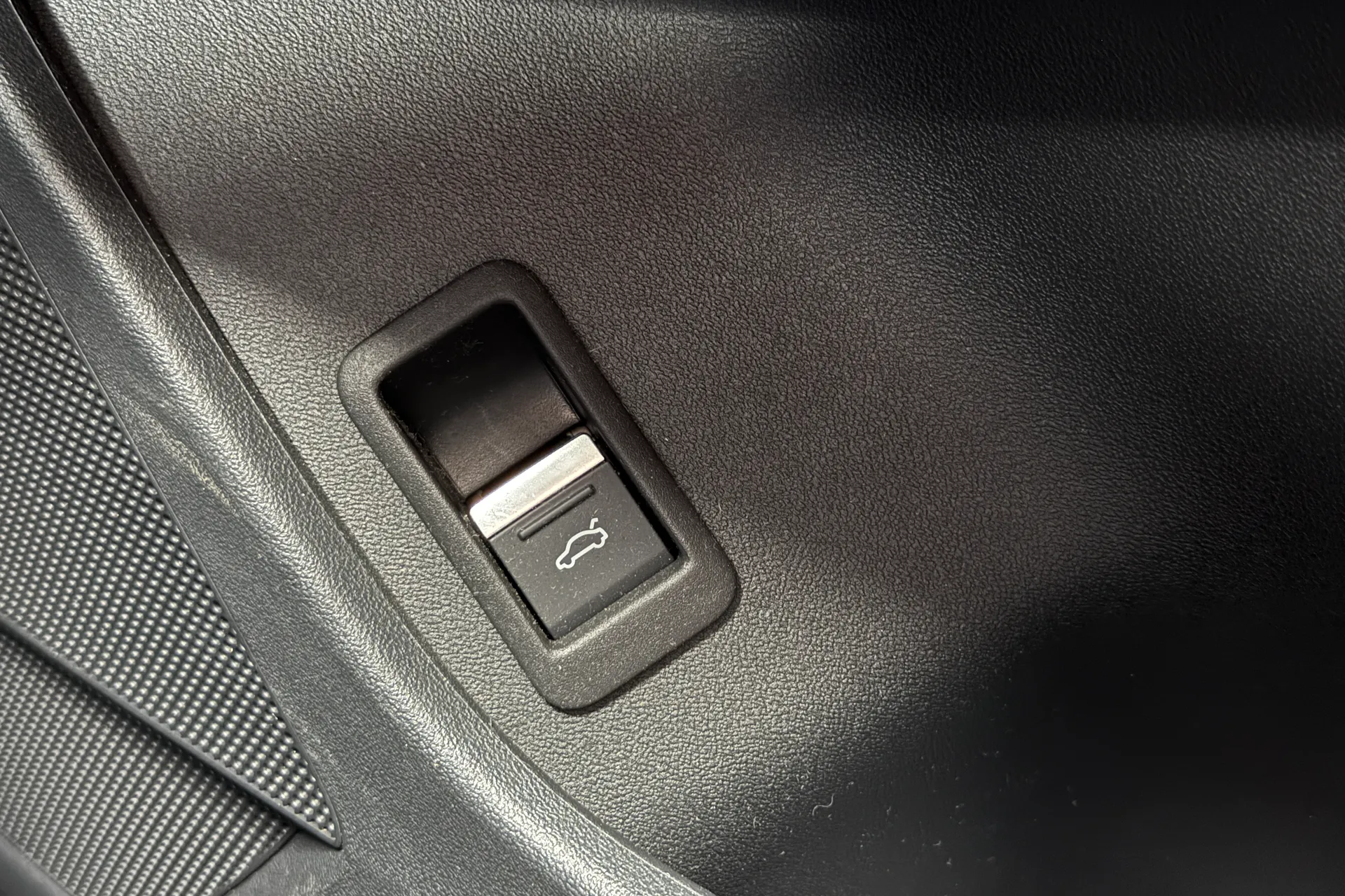 Audi Q4 thumbnail image number 20