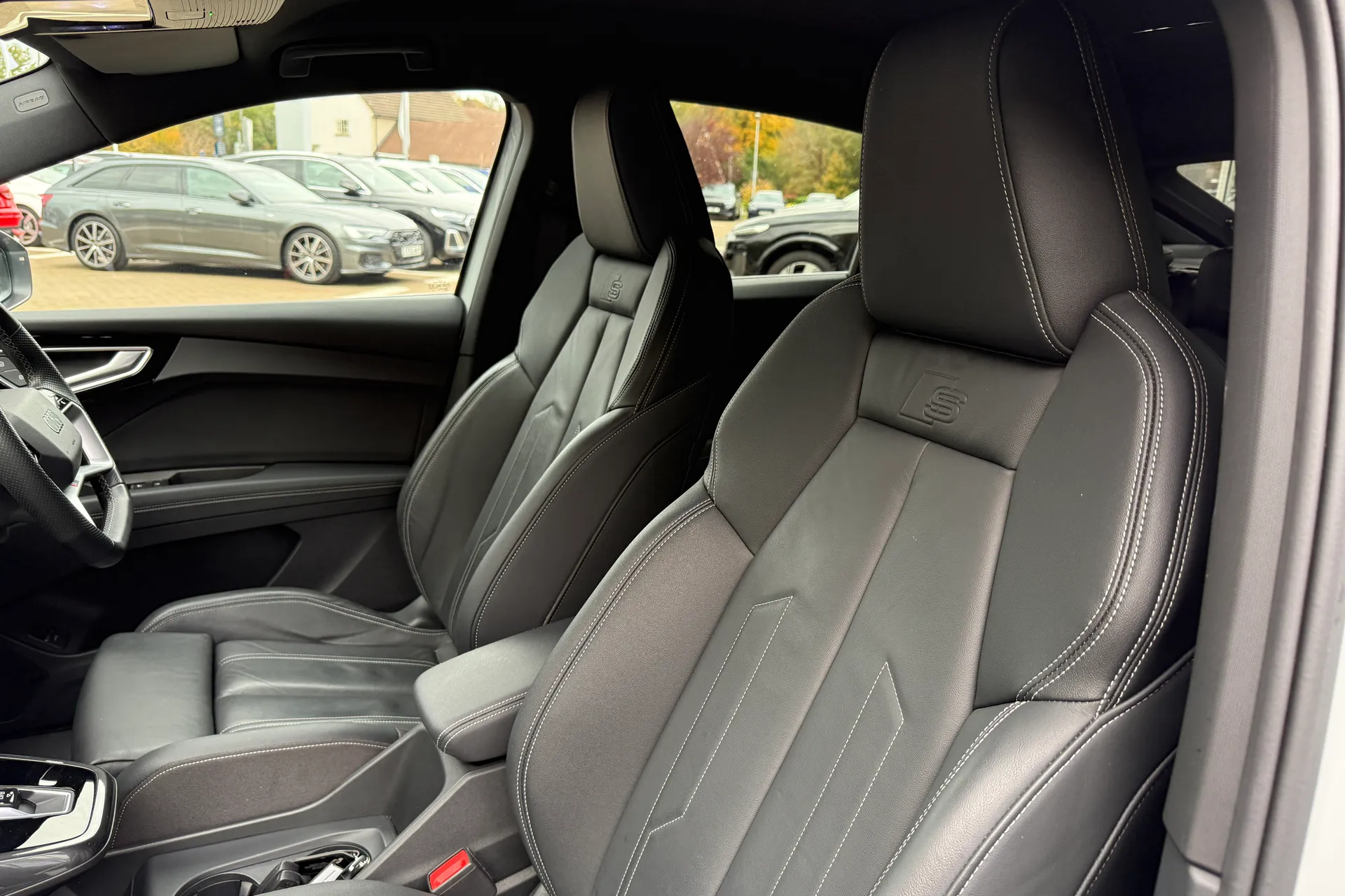 Audi Q4 thumbnail image number 51