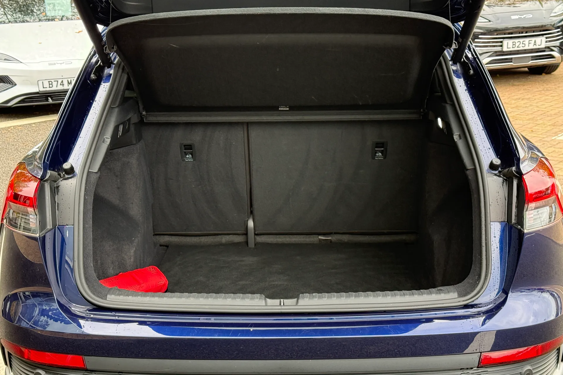 Audi Q4 thumbnail image number 26