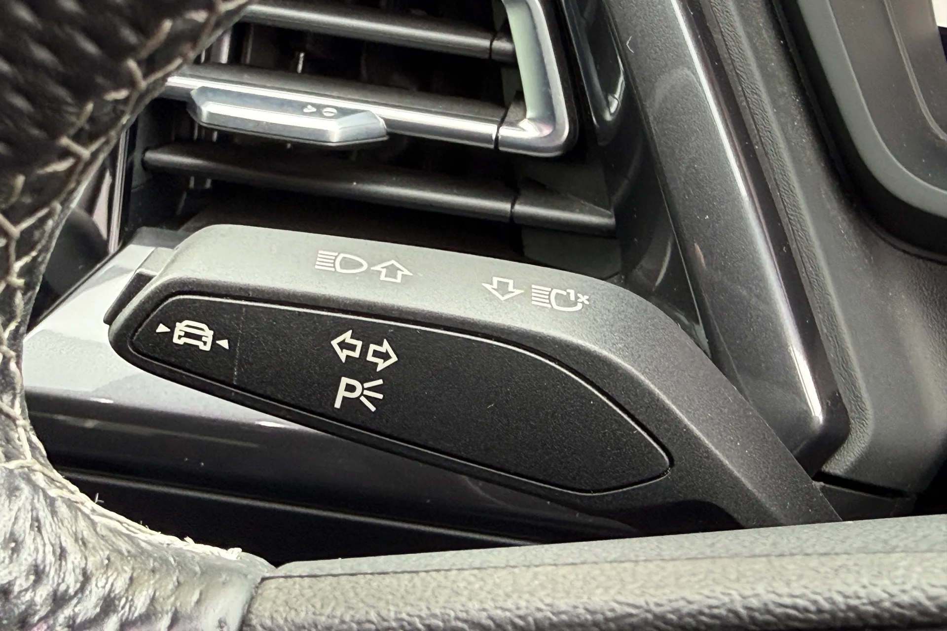 Audi Q4 thumbnail image number 64