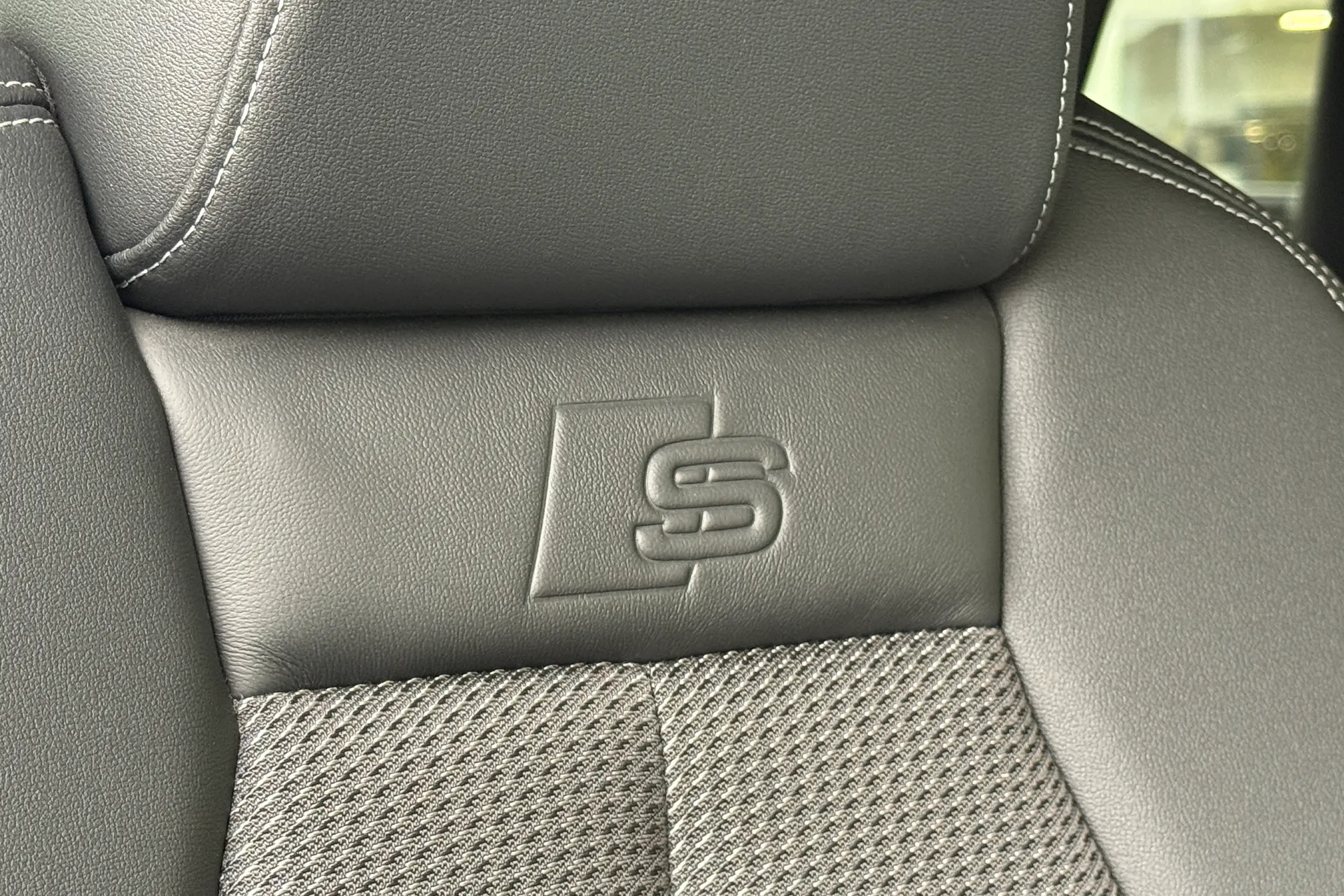 Audi Q4 thumbnail image number 60