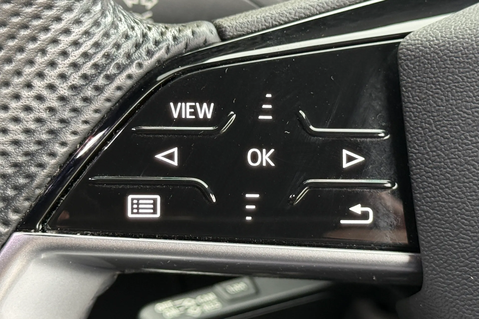 Audi Q4 thumbnail image number 56