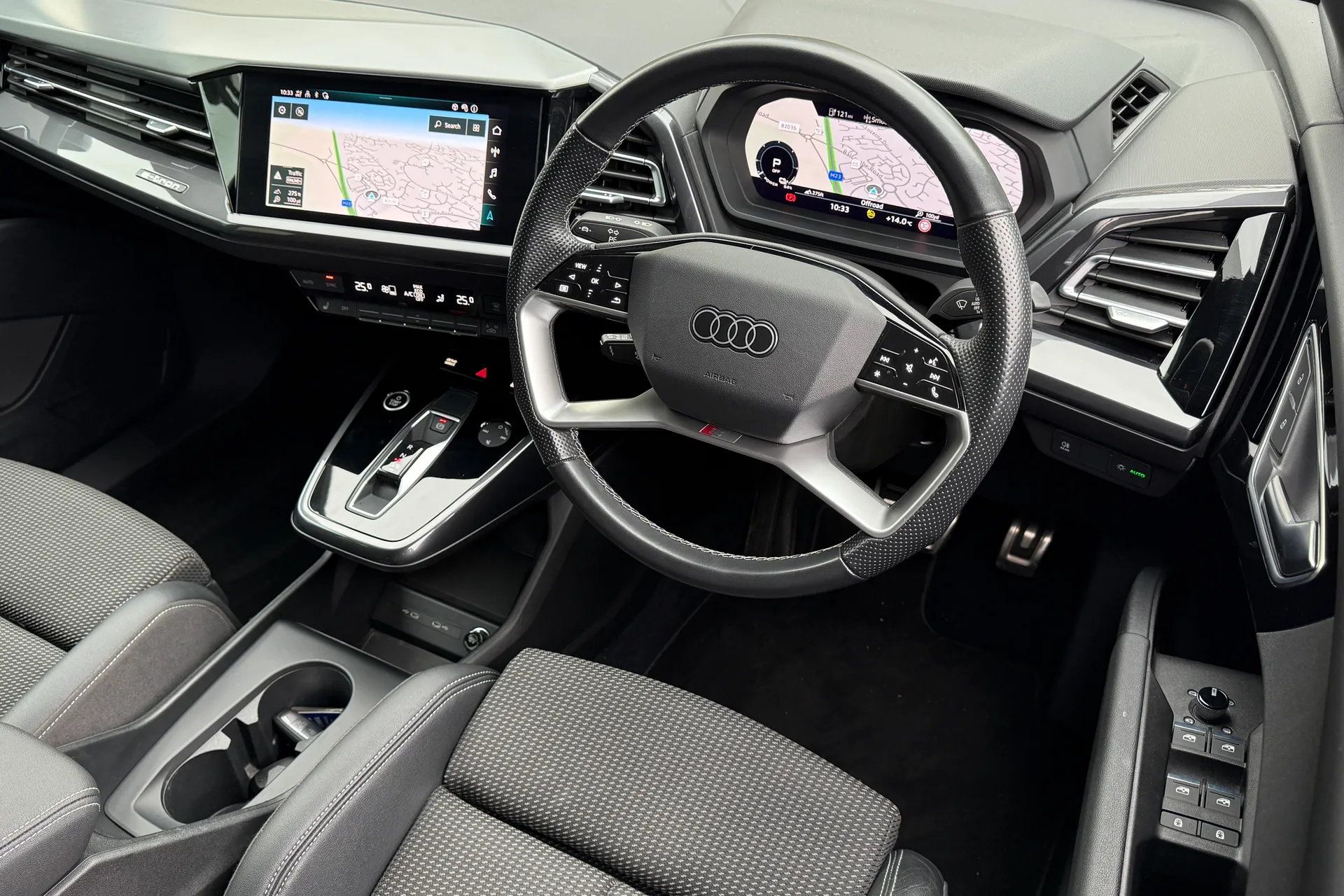 Audi Q4 thumbnail image number 13